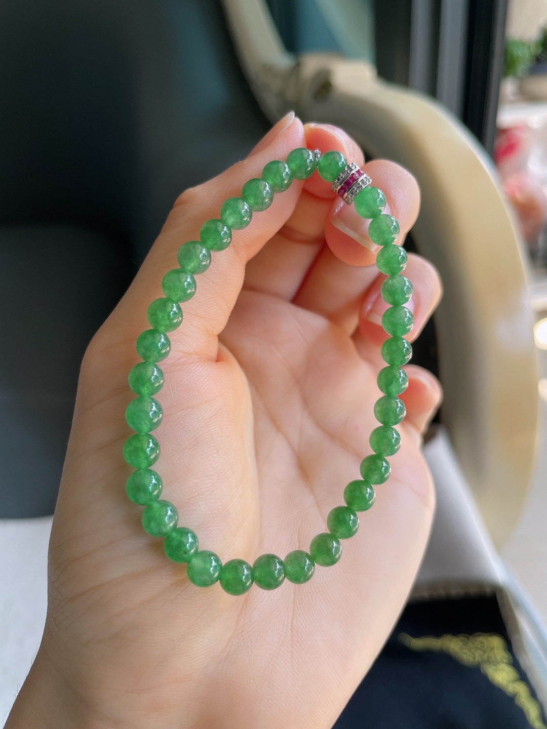 缅甸天然翡翠A货，冰满绿手串，尺寸：5.5mm。【编4762】
