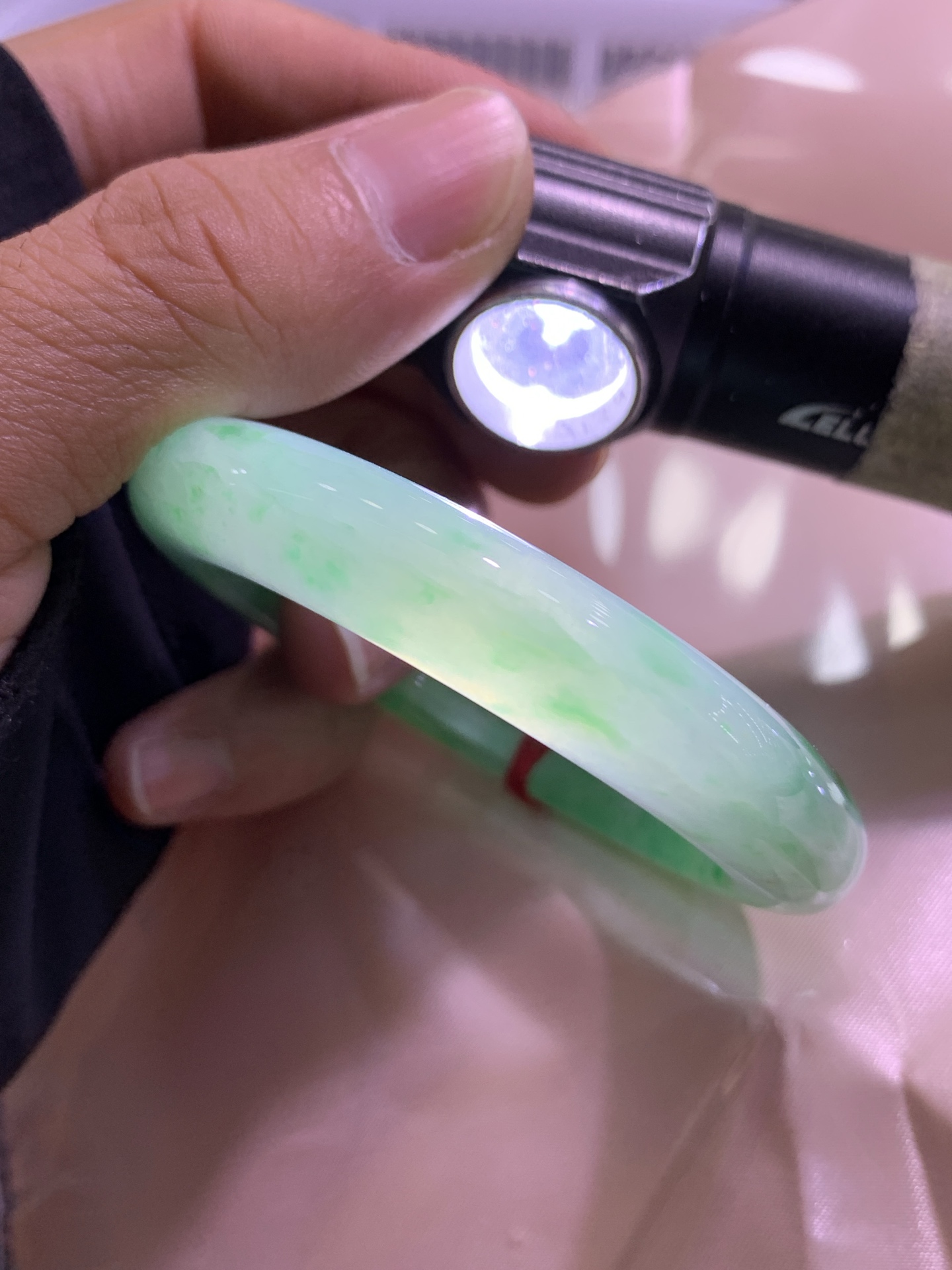 阳绿花正圈 52-10.9-9.2 1008-N1719-1 颜色鲜艳，种水冰润 有纹