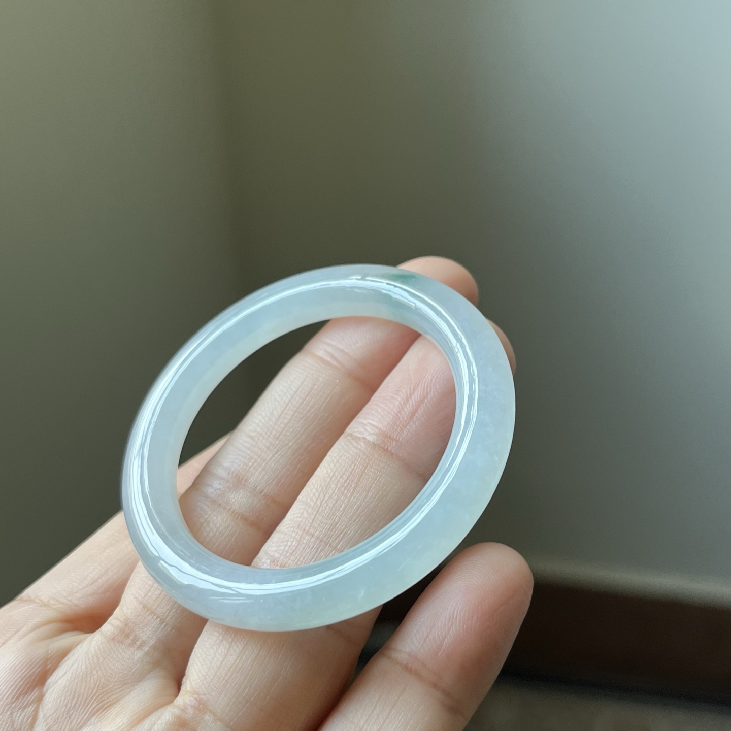 冰种飘花童镯，宝宝手镯，种水好，冰透无裂，内直径40.2，7×6.5，超值