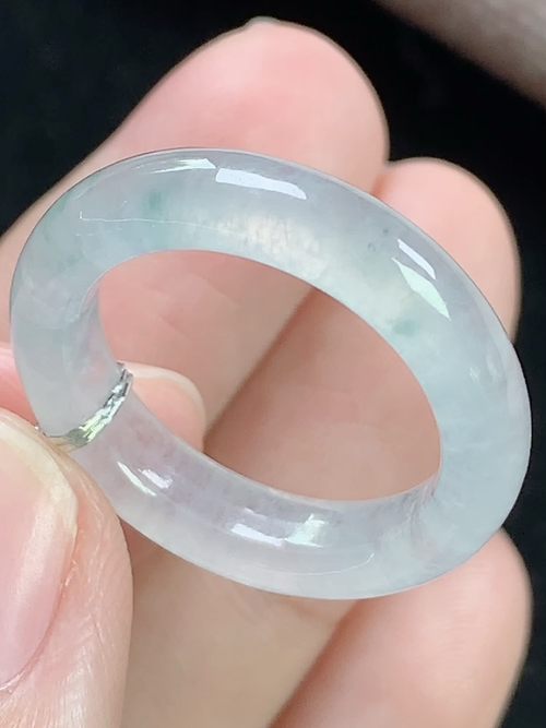 秒杀冰飘绿指环，无裂，尺寸17.7*5.1*3.5mm，15号手寸，S09tdy