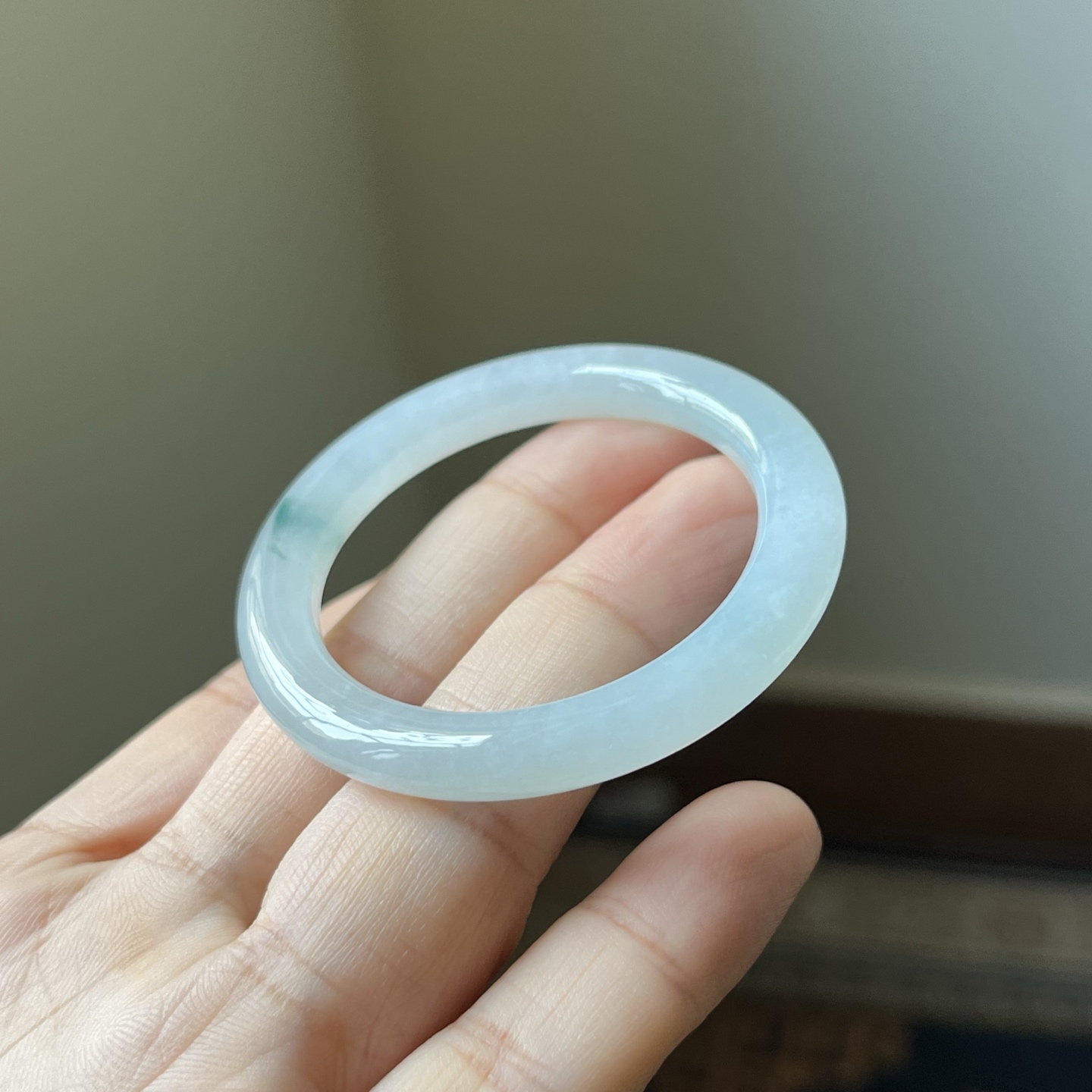 冰种飘花童镯，宝宝手镯，种水好，冰透无裂，内直径40.2，7×6.5，超值