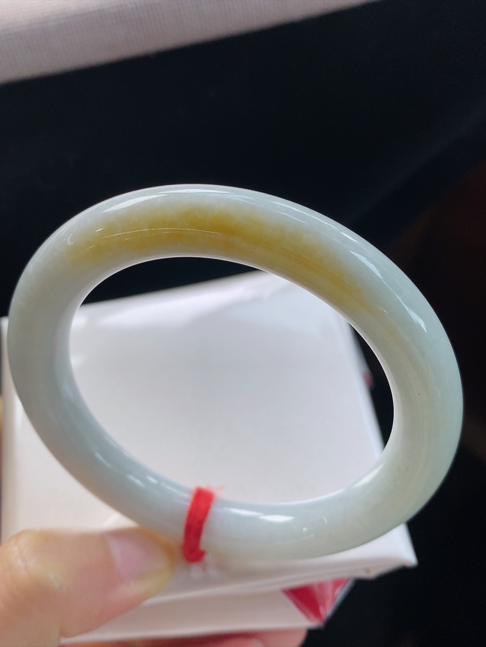 正圈飘黄翡手镯，圈口尺寸54.1-9.8-10.2mm,10.10yb