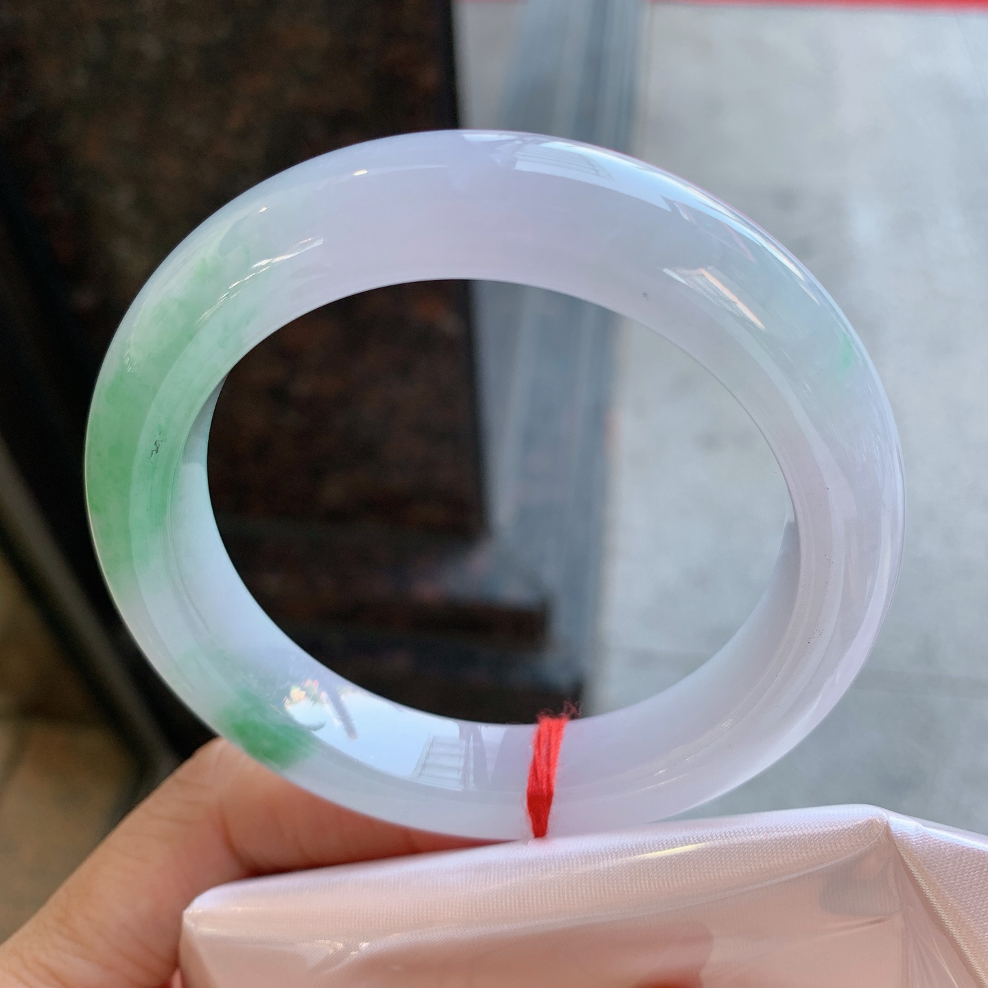 正圈飘绿 表皮微瑕疵微扣 尺寸：56.6/11.6/10 现货更漂亮