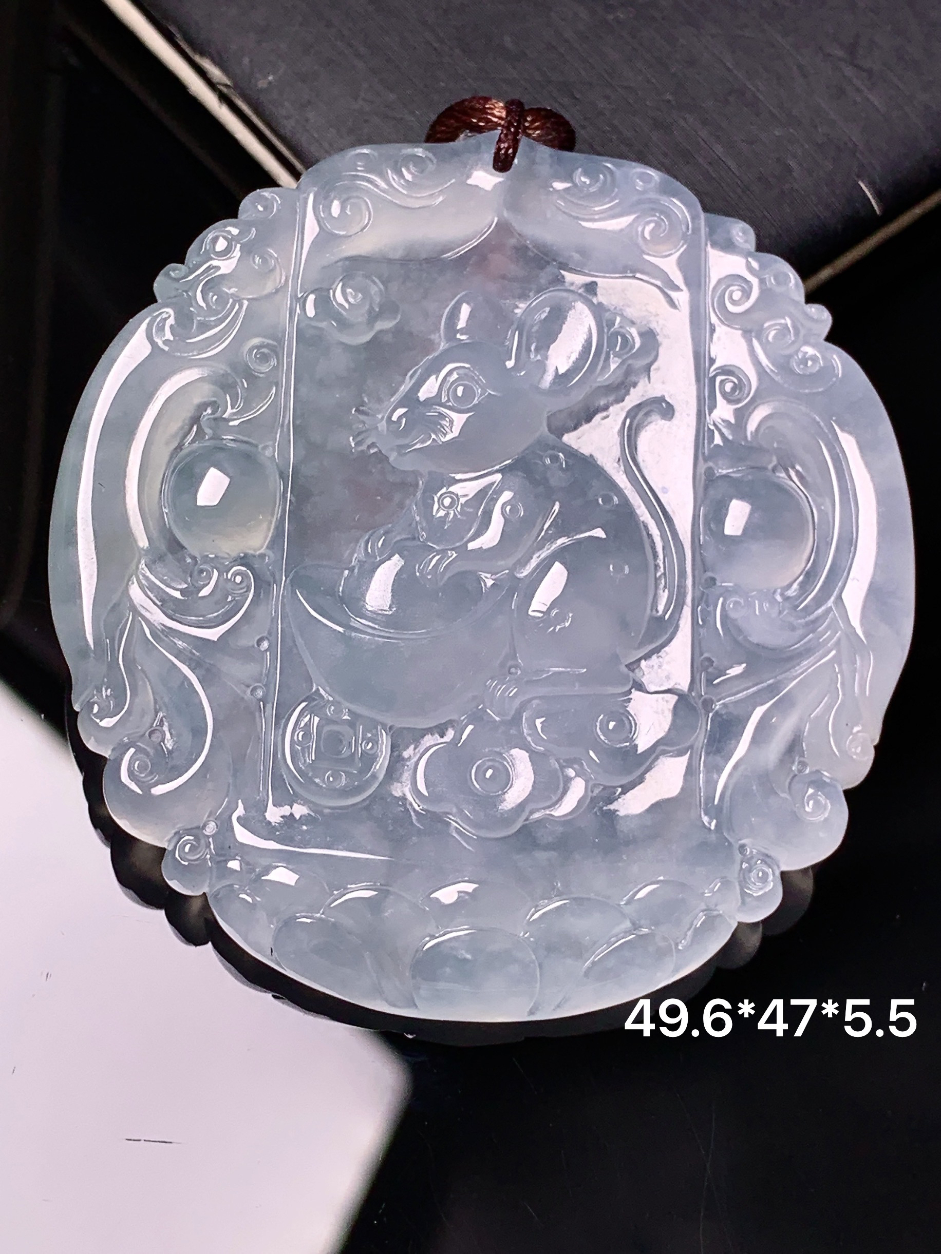 冰种生肖鼠吊坠 玉质细腻 色泽艳丽清新 水润亮眼 整体尺寸49.6*47*5.5 b2
