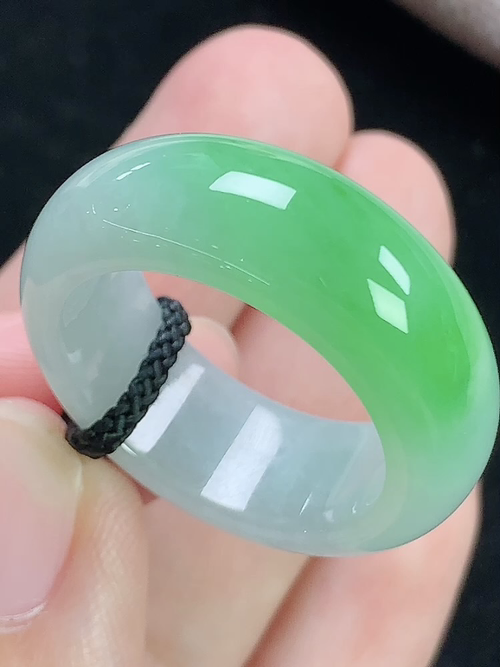 飘阳绿戒指，指环，无裂，内径尺寸20.3-9.5-4.6mm，23号手寸，S10xto
