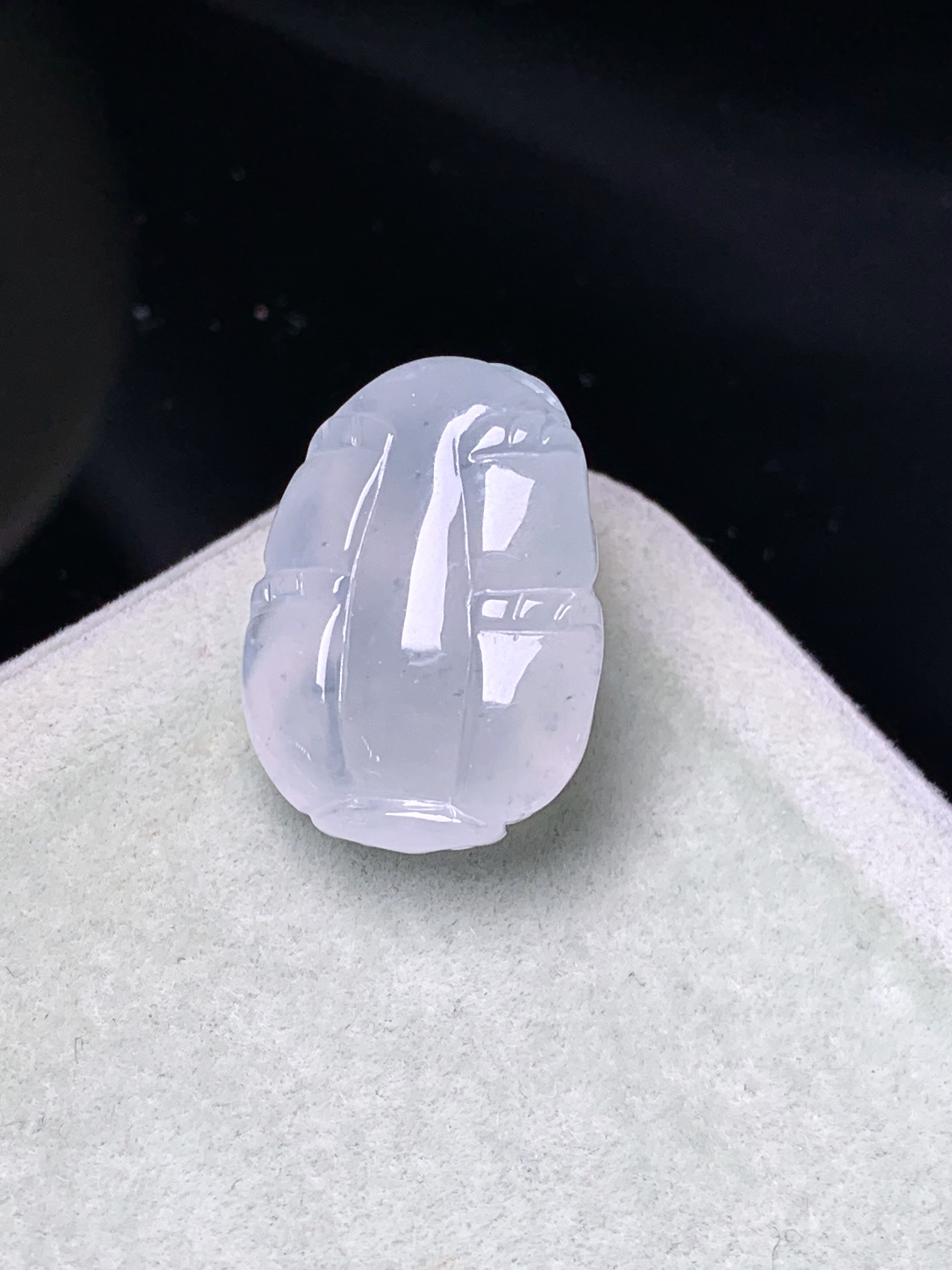 冰种貔貅吊坠 玉质细腻 色泽艳丽清新 水润亮眼 整体尺寸20.5*14.8*9 z2
