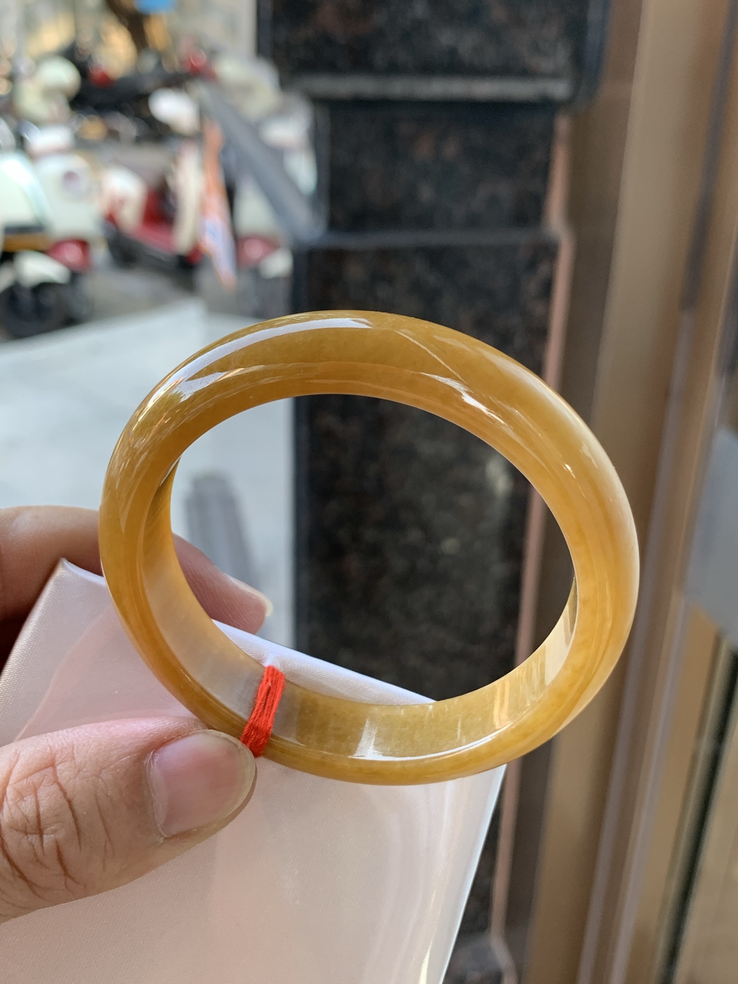 满黄翡正圈 55.6-13-8.0 1010-489-46 无裂
