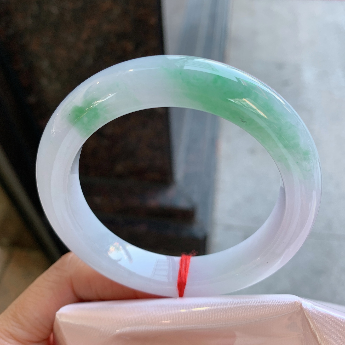 正圈飘绿 表皮微瑕疵微扣 尺寸：56.6/11.6/10 现货更漂亮