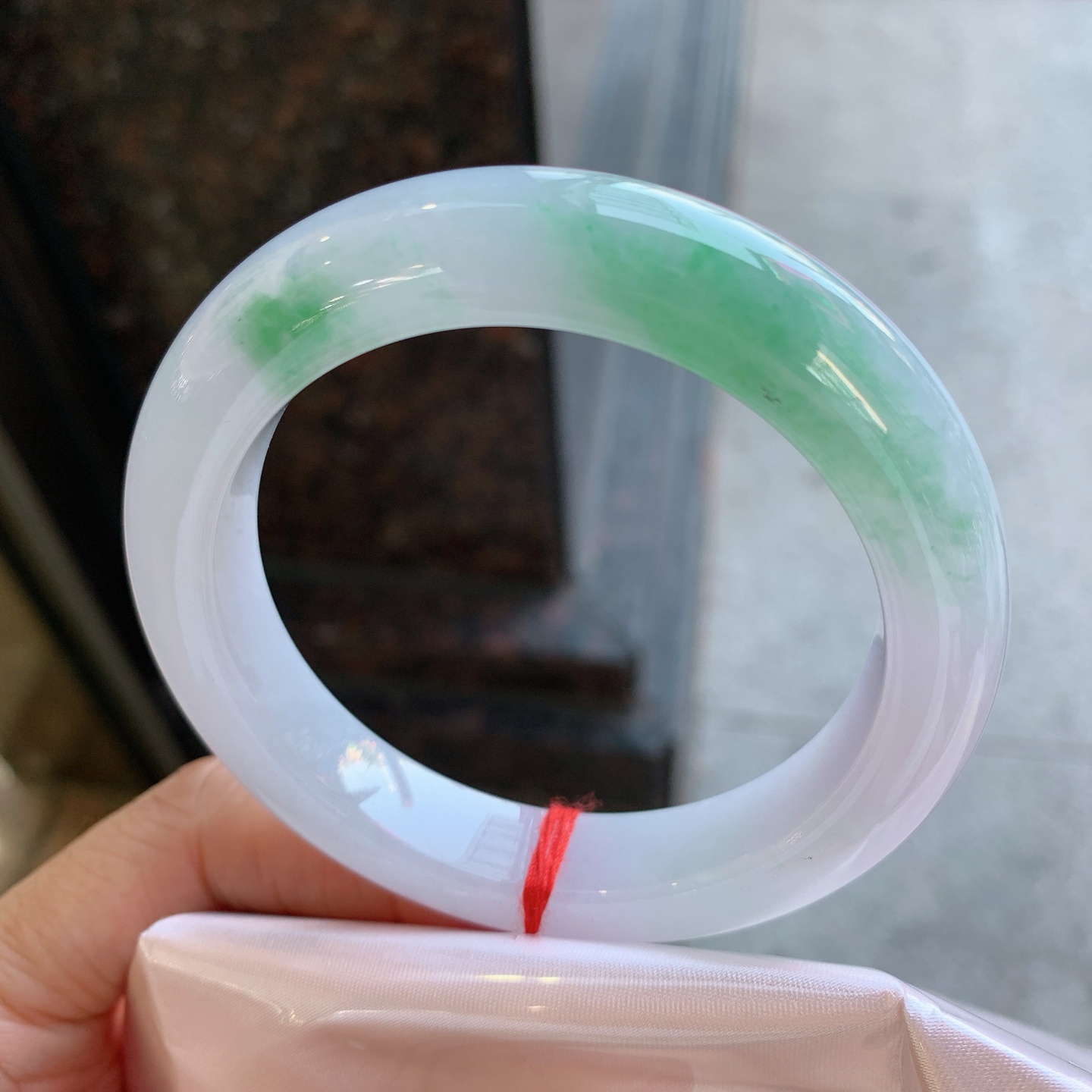 正圈飘绿 表皮微瑕疵微扣 尺寸：56.6/11.6/10 现货更漂亮