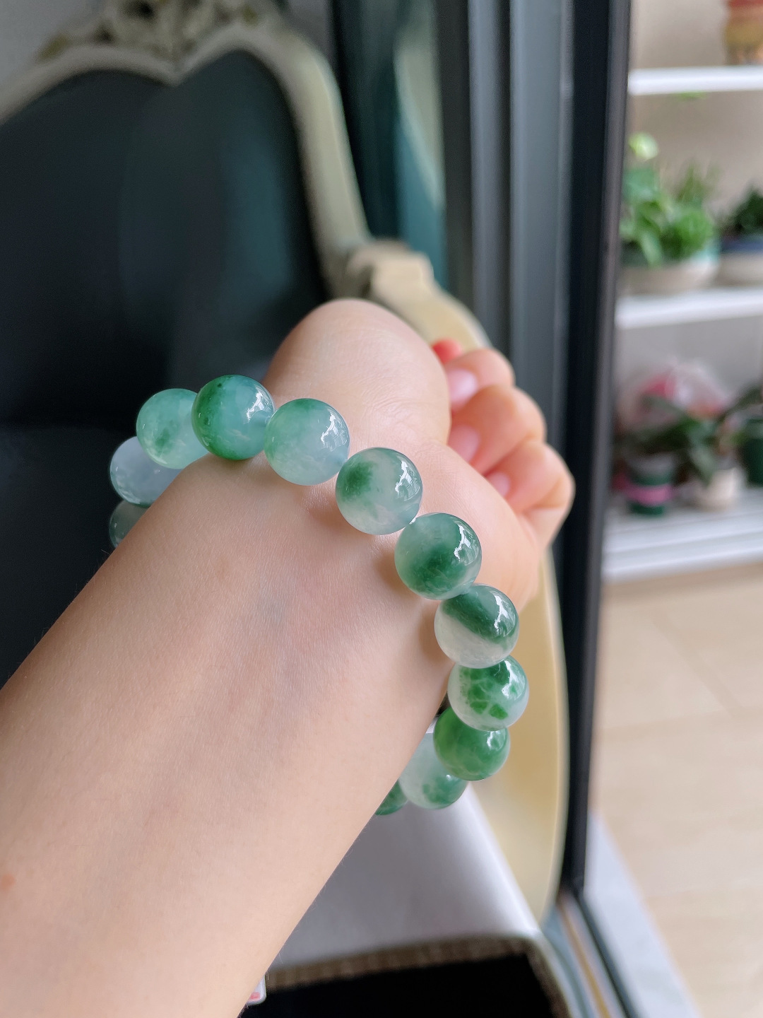 缅甸天然翡翠A货，冰种飘花手链，尺寸：11.8mm。【编4470】