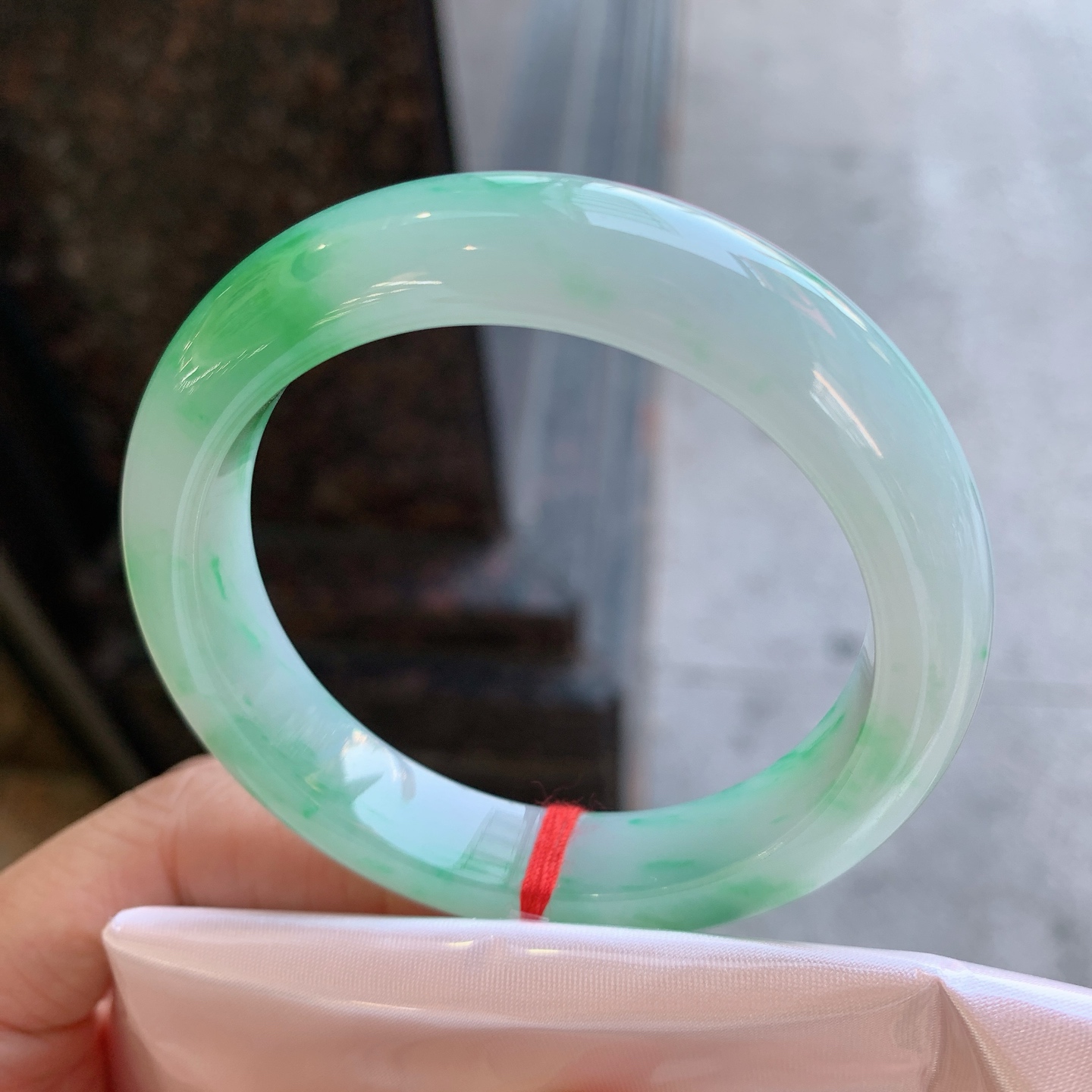 正圈飘绿 微纹 尺寸：53/11.7/8.8 细腻