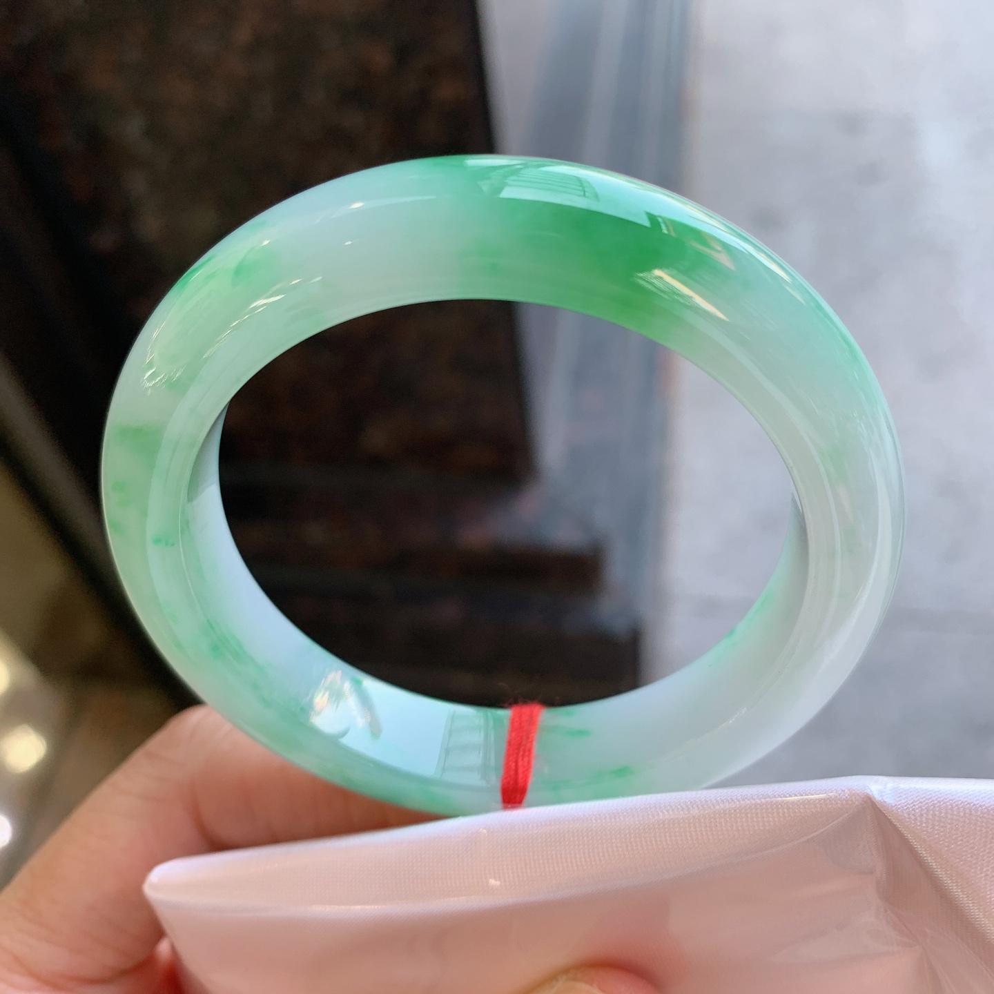 正圈飘绿 微纹 尺寸：53/11.7/8.8 细腻