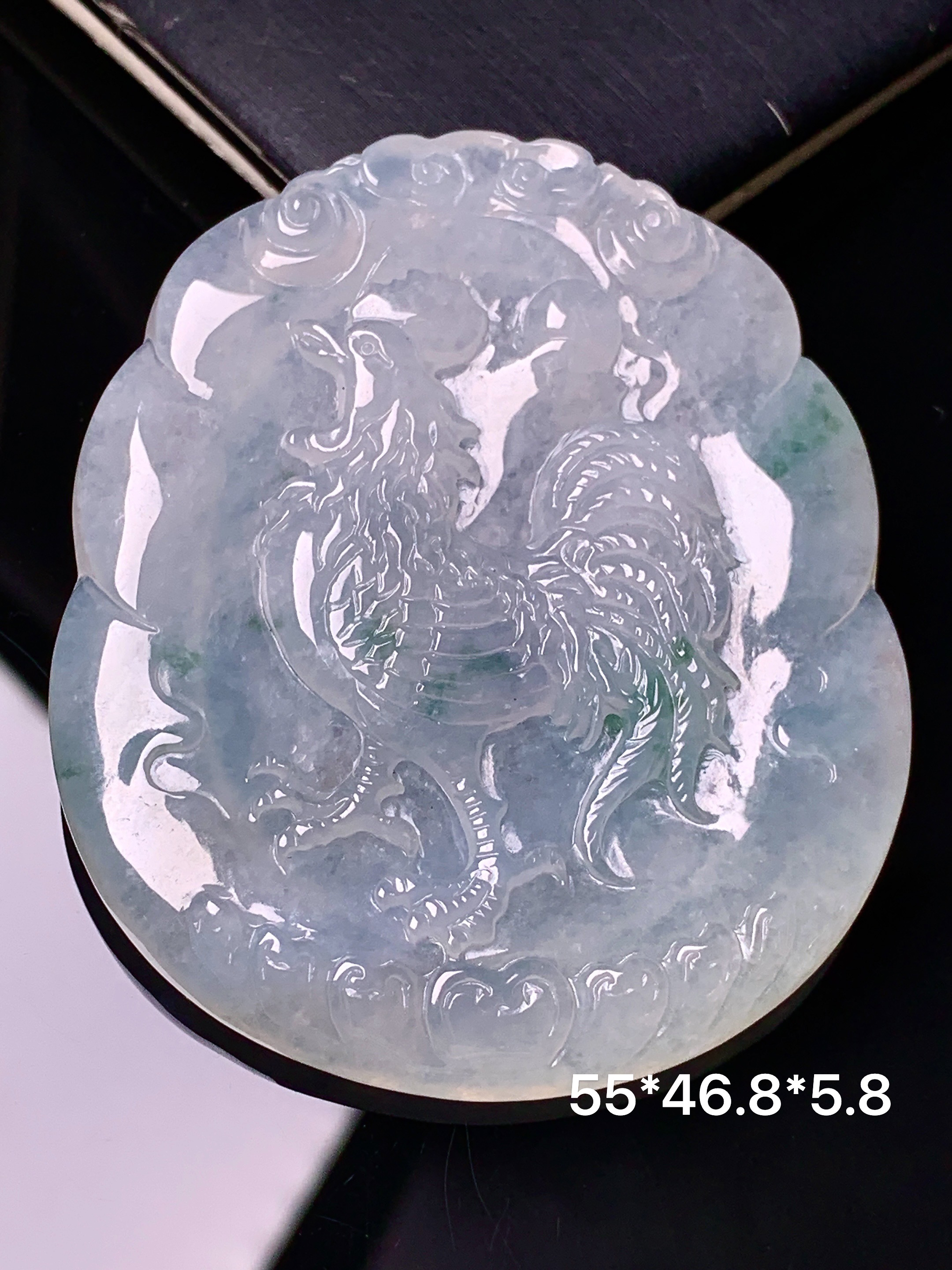 飘绿生肖鸡吊坠 玉质细腻 色泽艳丽清新 水润亮眼 整体尺寸55*46.8*5.8 b2