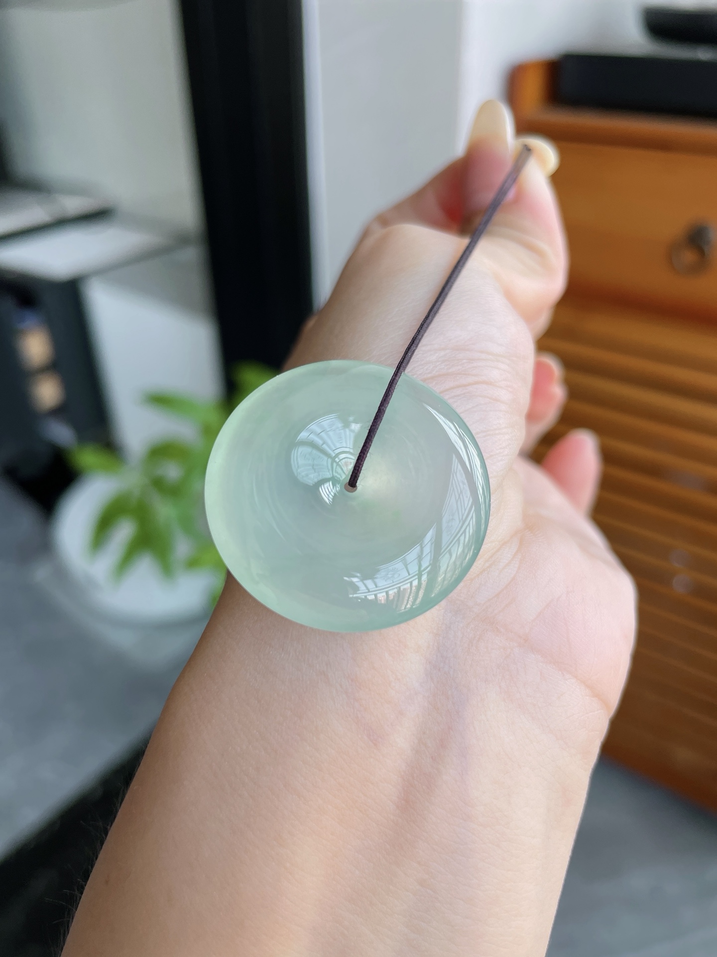 纯净冰种胶感晴水平安扣, 尺寸30.3-7mm T150990