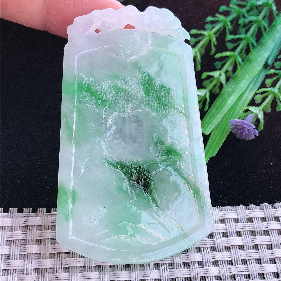 实拍A货翡翠70.8/44/4.5老坑温润飘绿山水牌吊坠翡翠玉牌挂件
