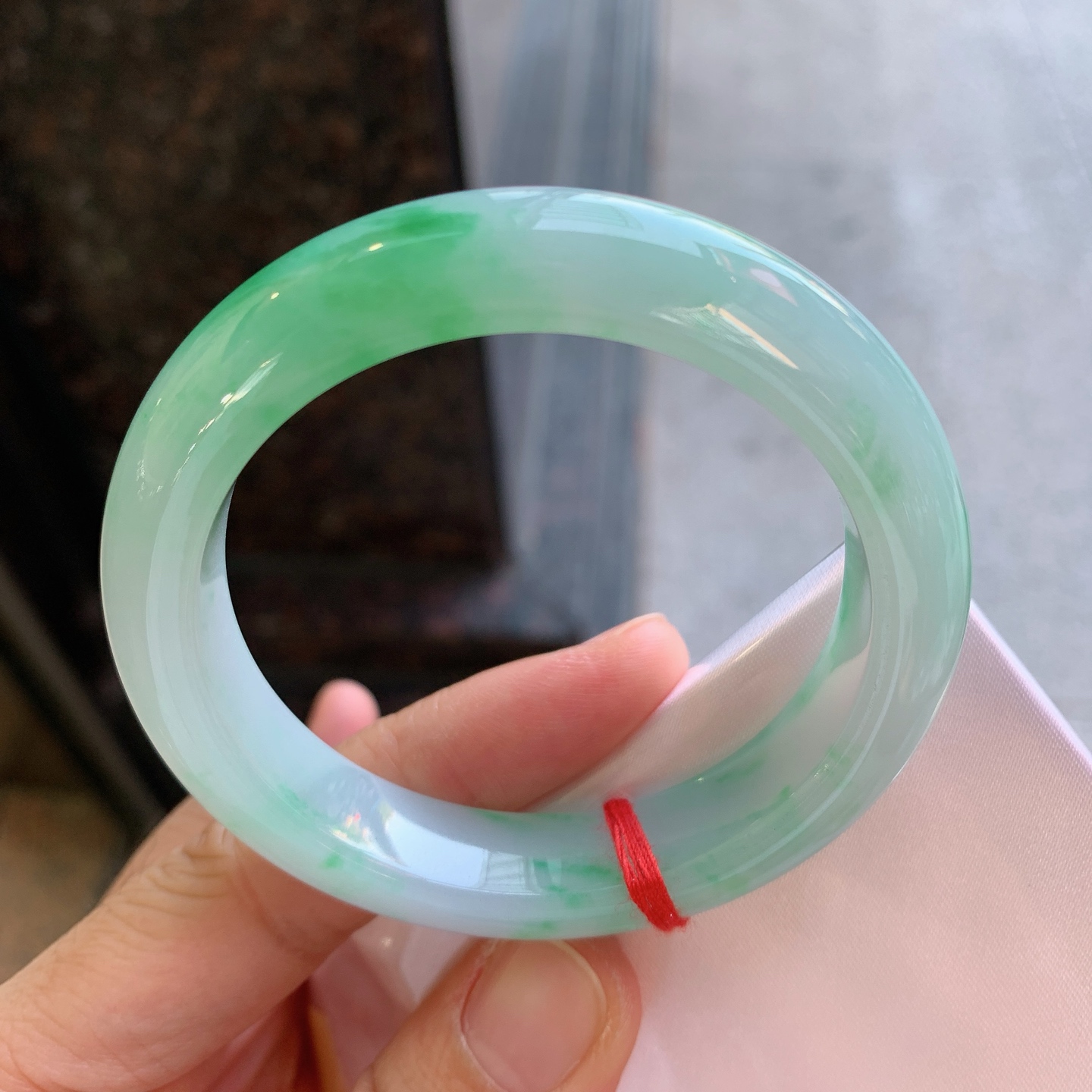 正圈飘绿 微纹 尺寸：53/11.7/8.8 细腻