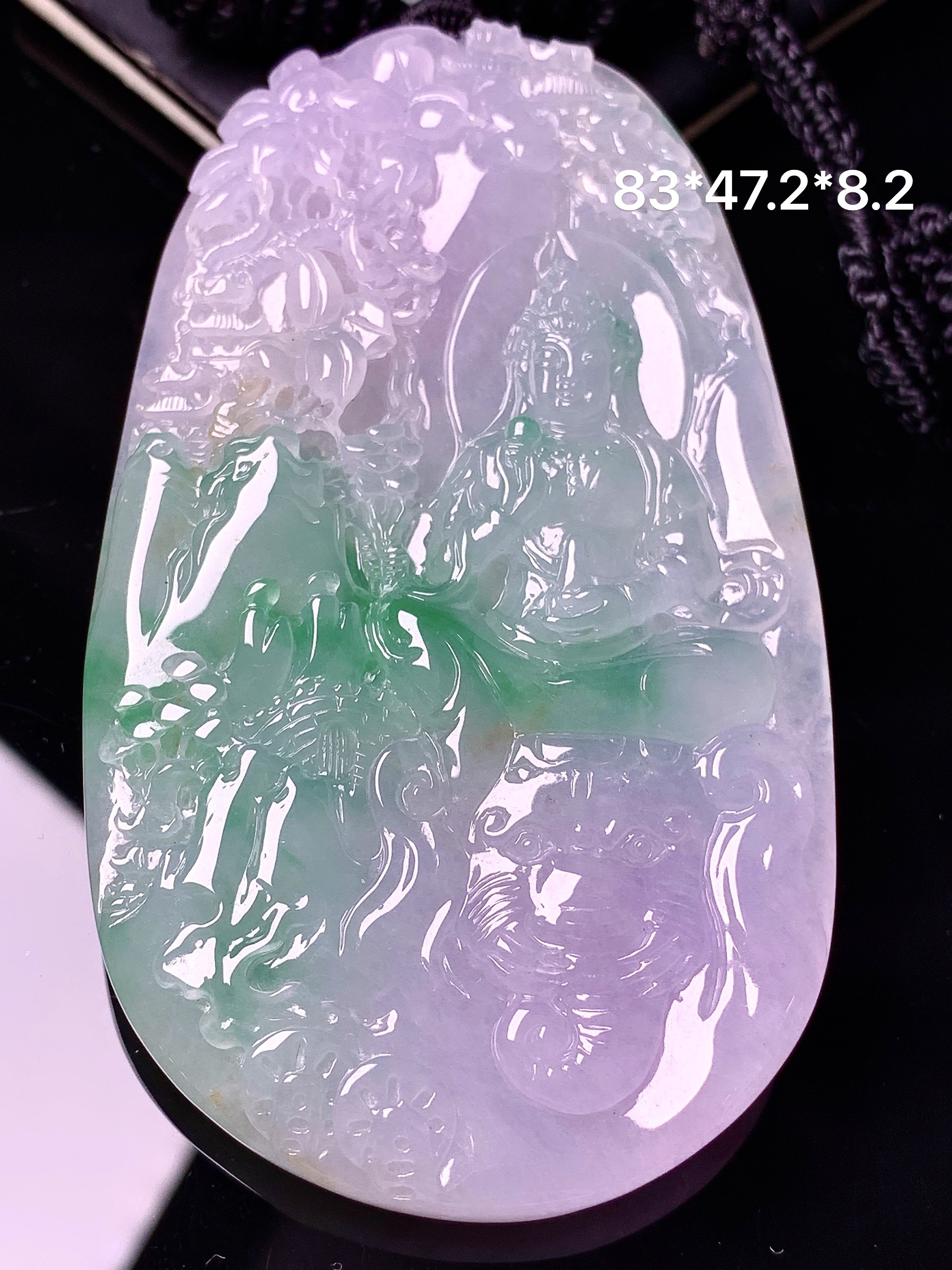 淡紫罗兰飘绿观音菩萨吊坠 玉质细腻 色泽艳丽清新 水润亮眼 整体尺寸83*47.2*8.2 w1