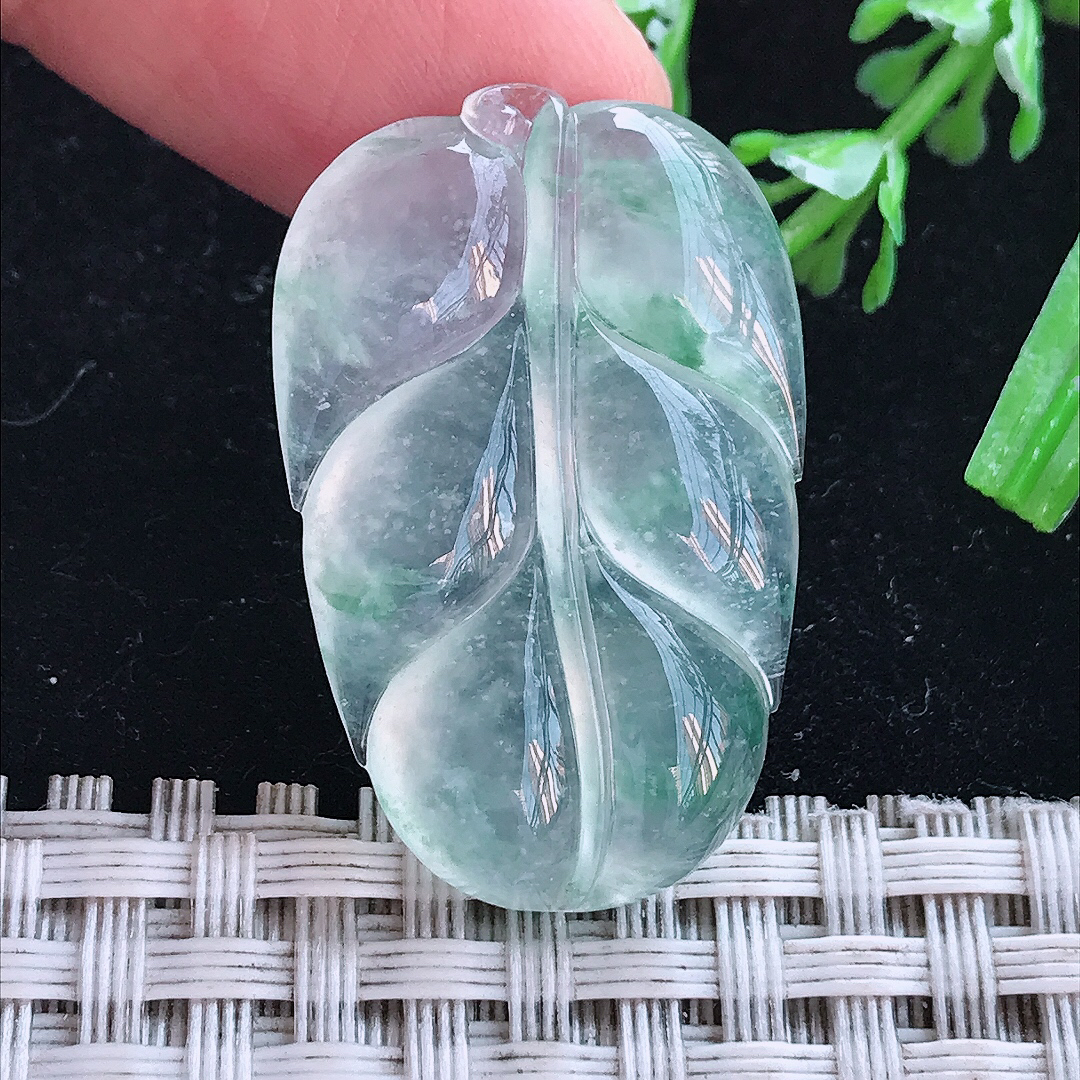 实拍A货翡翠32.4/20.8/5.2老坑冰种冰飘花叶子吊坠翡翠玉牌挂件