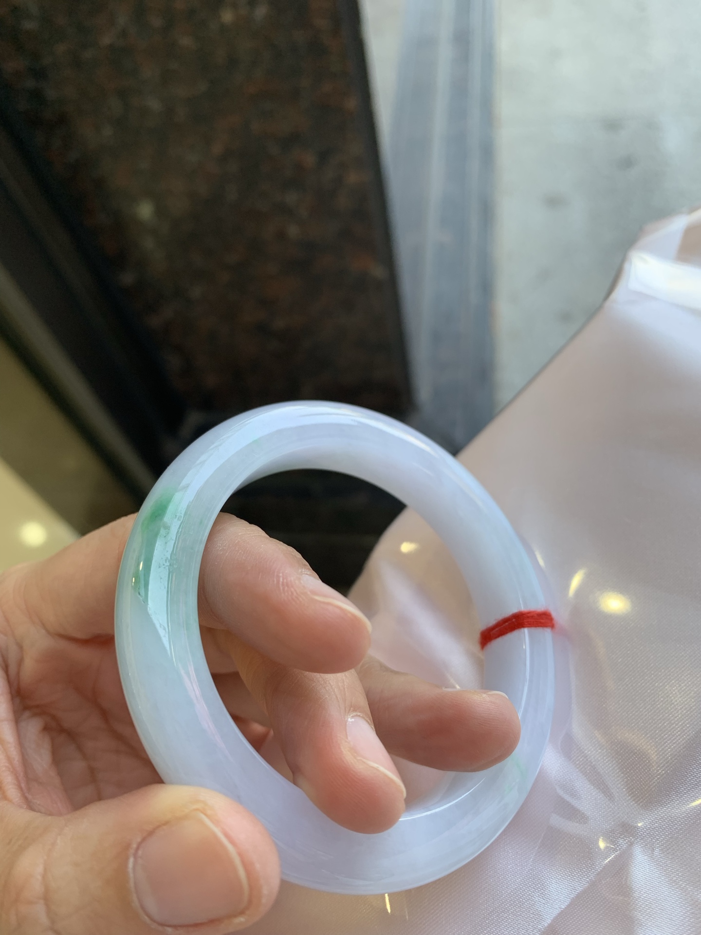 正圈飘绿 表皮微瑕疵微扣 尺寸：56.6/11.6/10 现货更漂亮