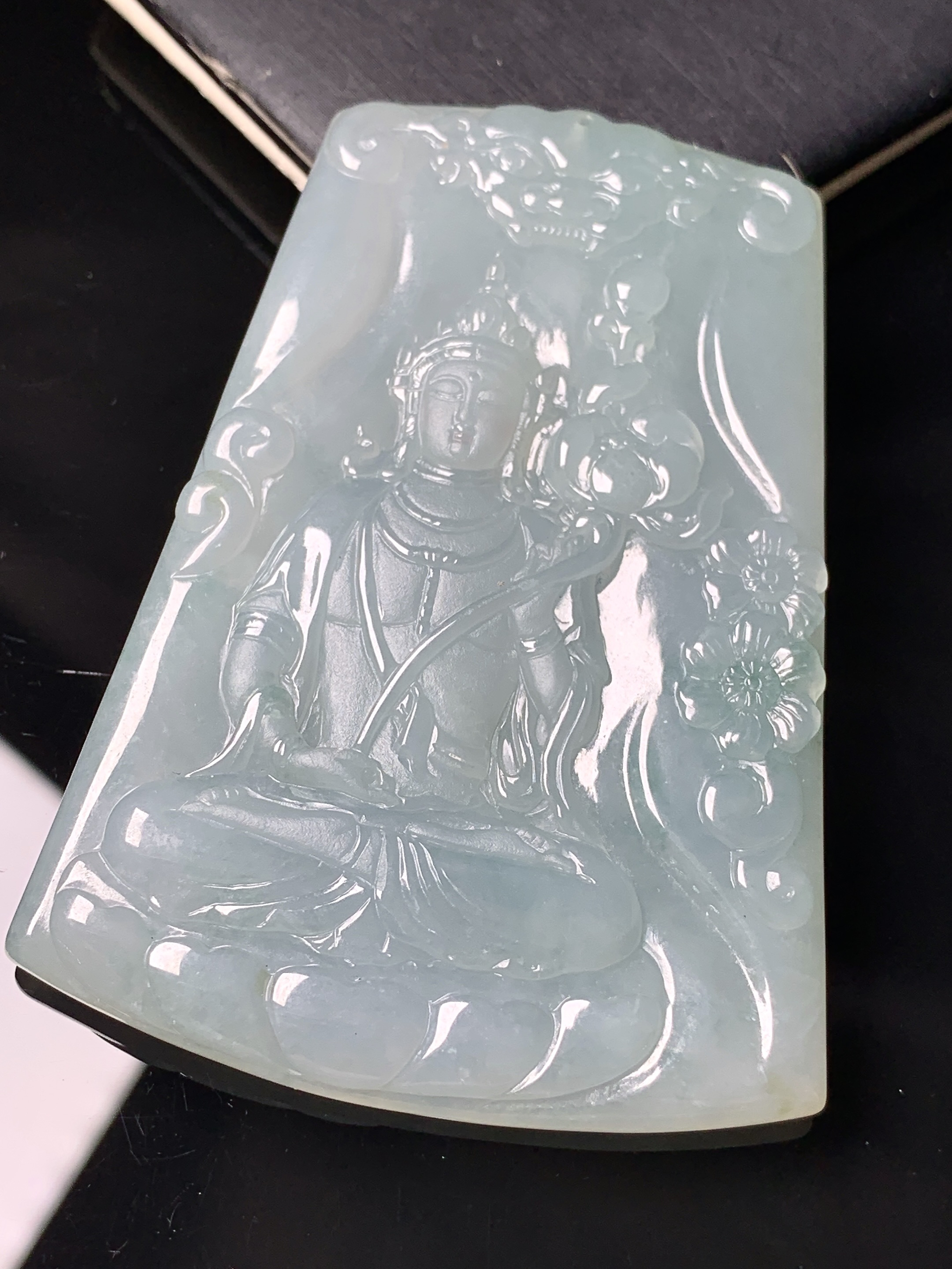 冰种度母观音菩萨吊坠 玉质细腻 色泽艳丽清新 水润亮眼 整体尺寸66.2*47.3*5.8 d1