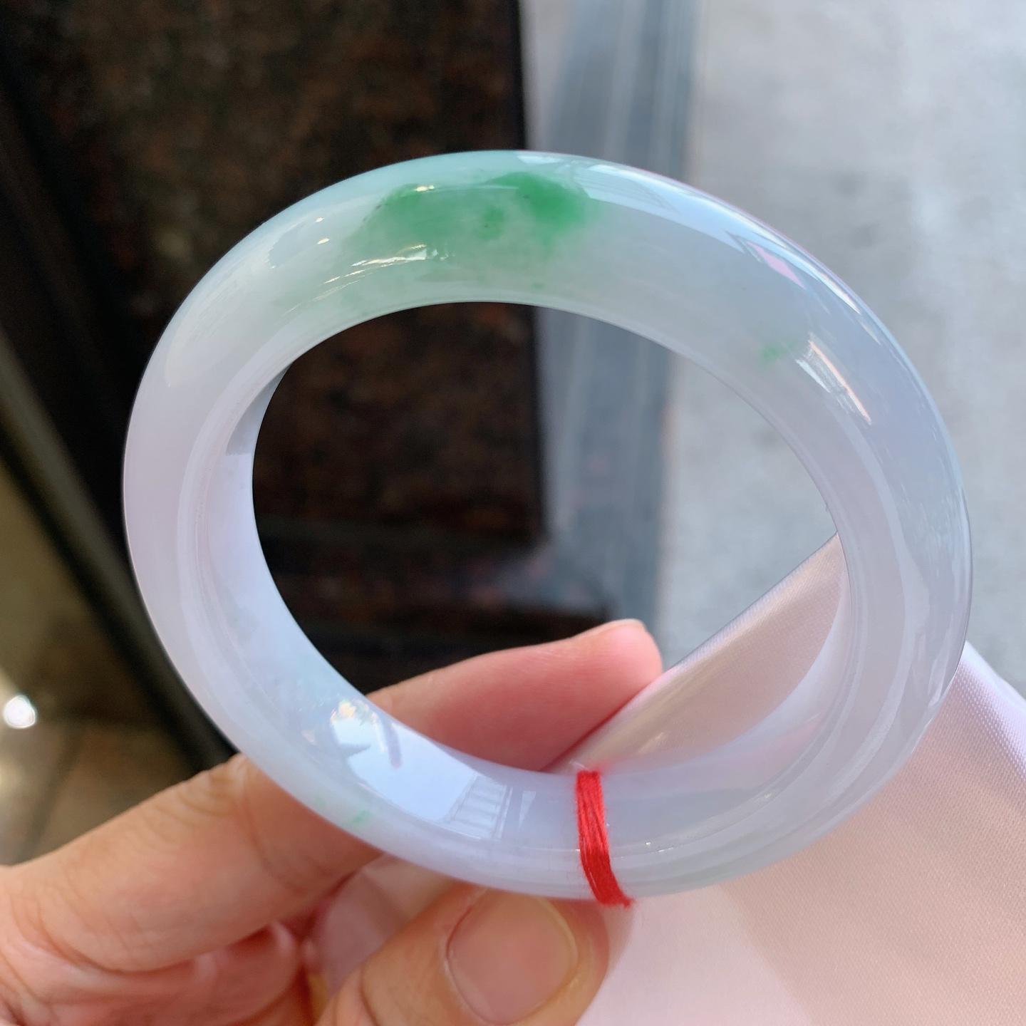 正圈飘绿 表皮微瑕疵微扣 尺寸：56.6/11.6/10 现货更漂亮