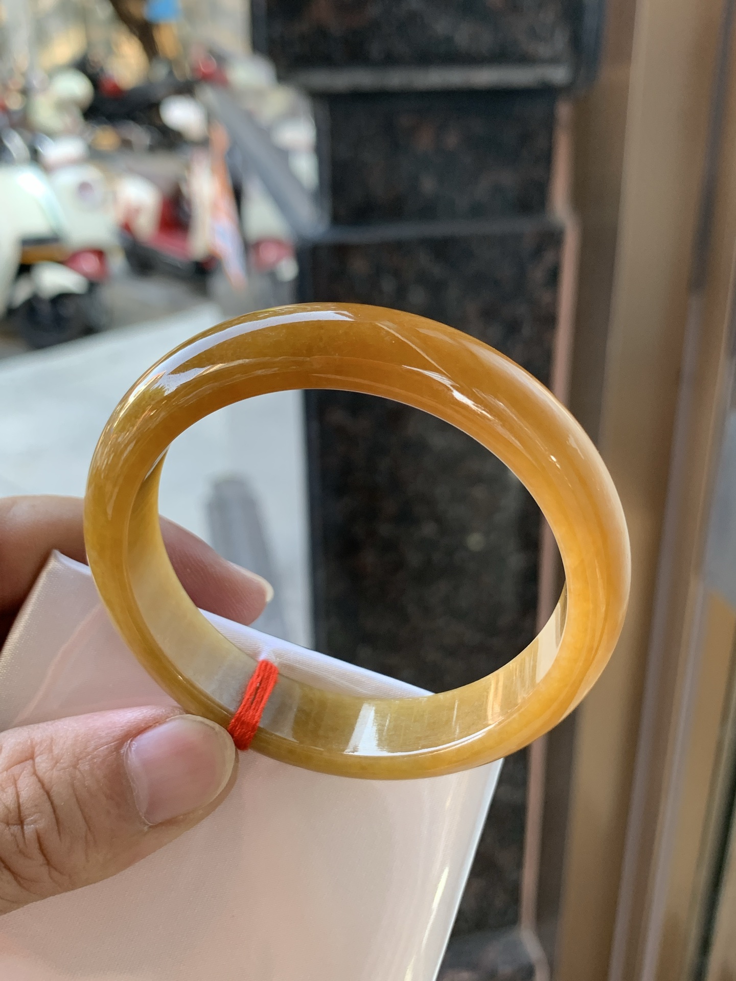 满黄翡正圈 55.6-13-8.0 1010-489-46 无裂