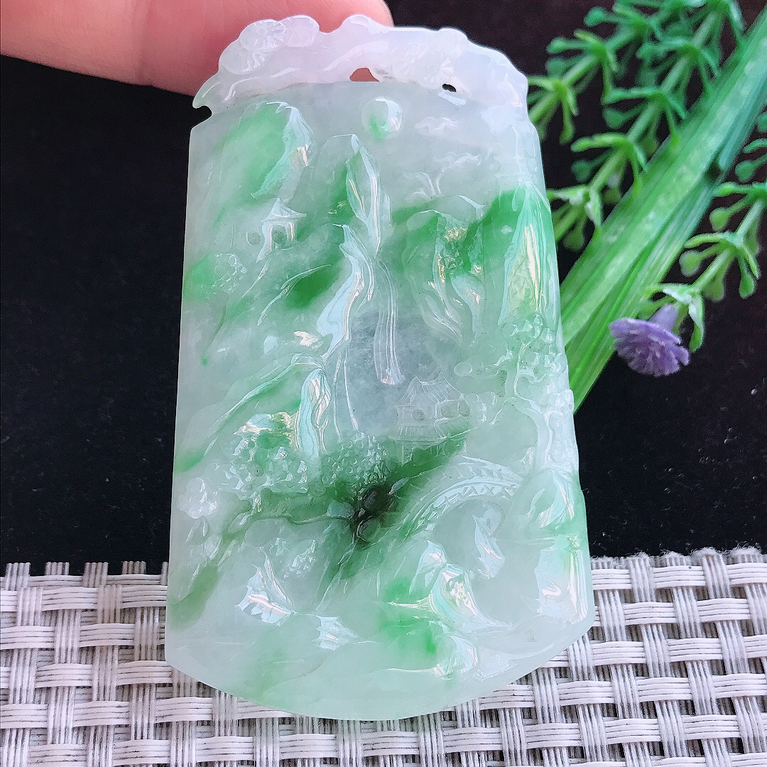 实拍A货翡翠70.8/44/4.5老坑温润飘绿山水牌吊坠翡翠玉牌挂件