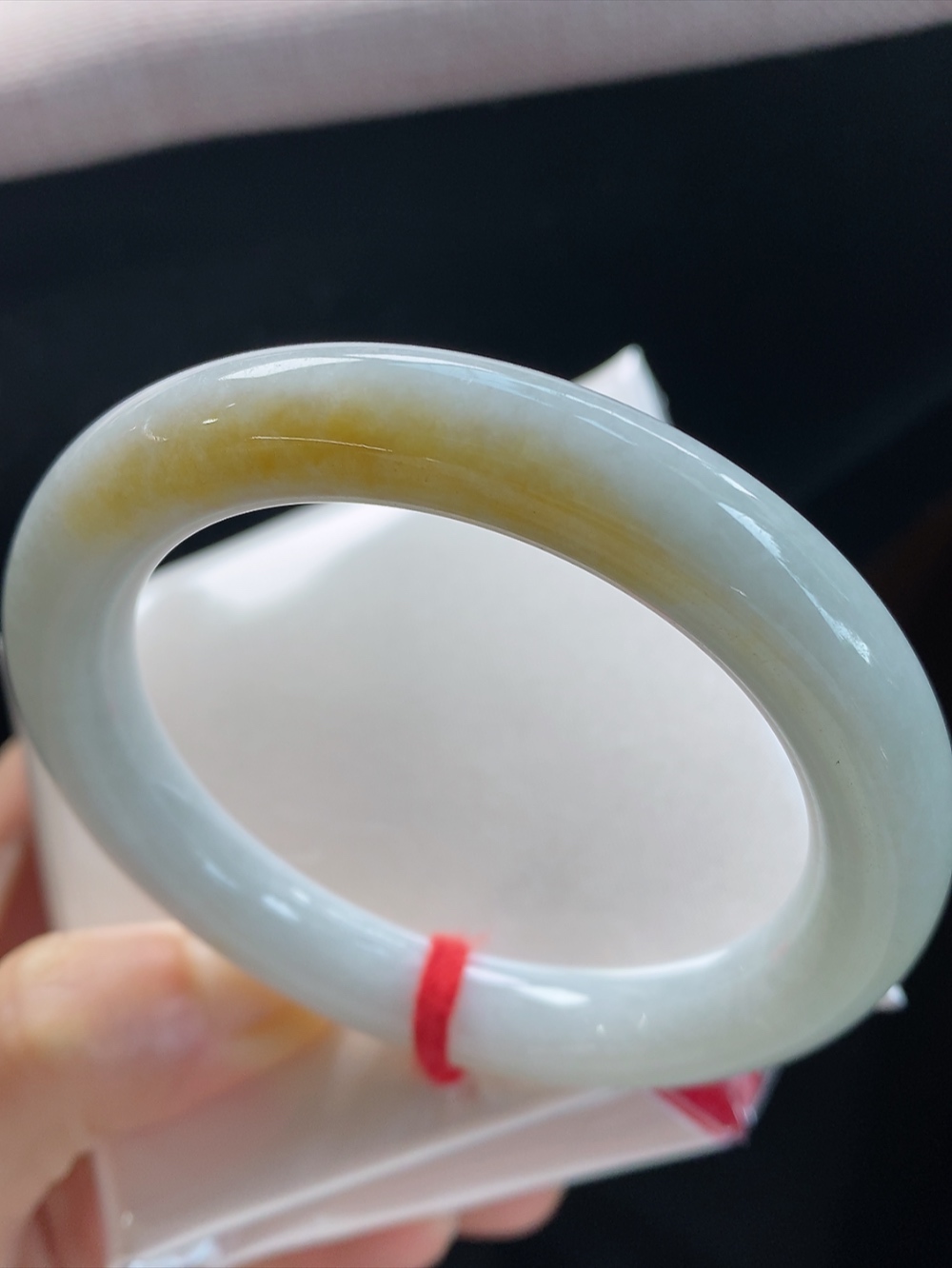 正圈飘黄翡手镯，圈口尺寸54.1-9.8-10.2mm,10.10yb