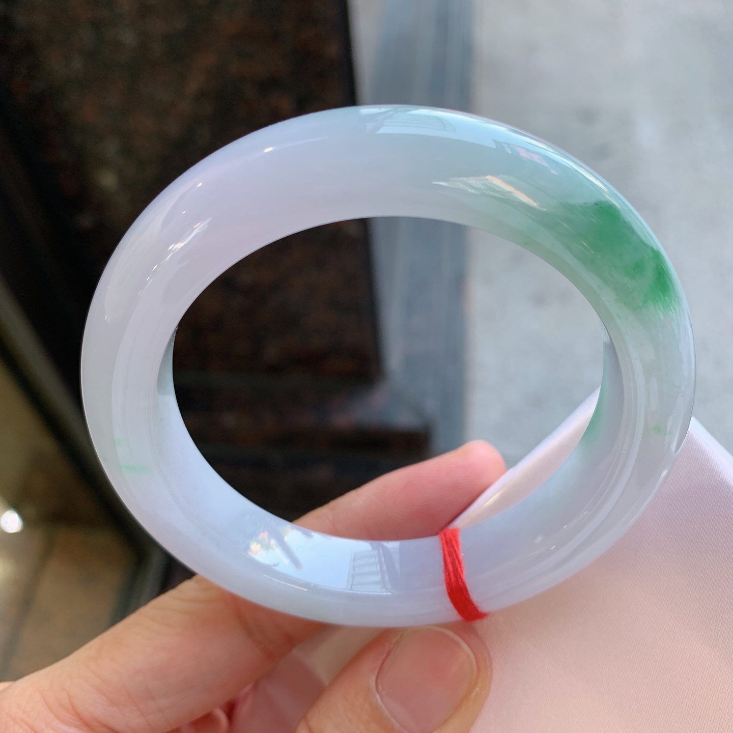 正圈飘绿 表皮微瑕疵微扣 尺寸：56.6/11.6/10 现货更漂亮