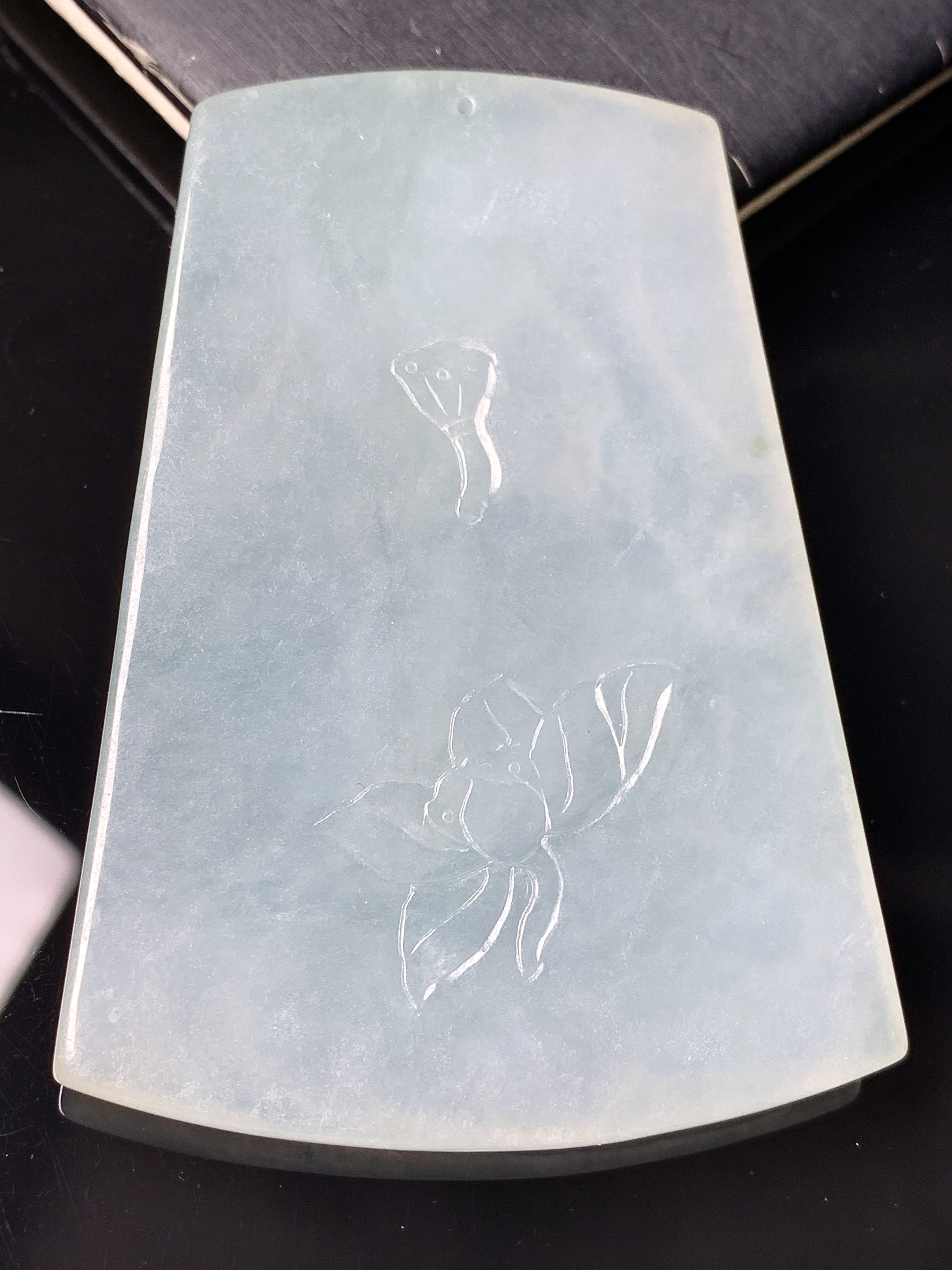 冰种度母观音菩萨吊坠 玉质细腻 色泽艳丽清新 水润亮眼 整体尺寸66.2*47.3*5.8 d1