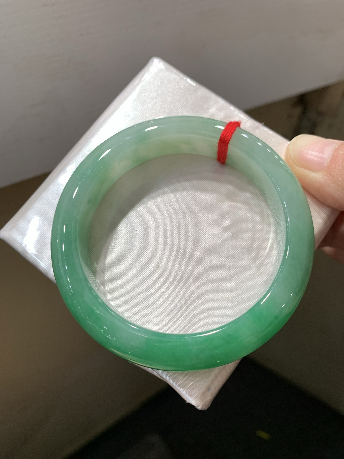 尺寸55.3/12.8/8.9，带色手镯
有种有色