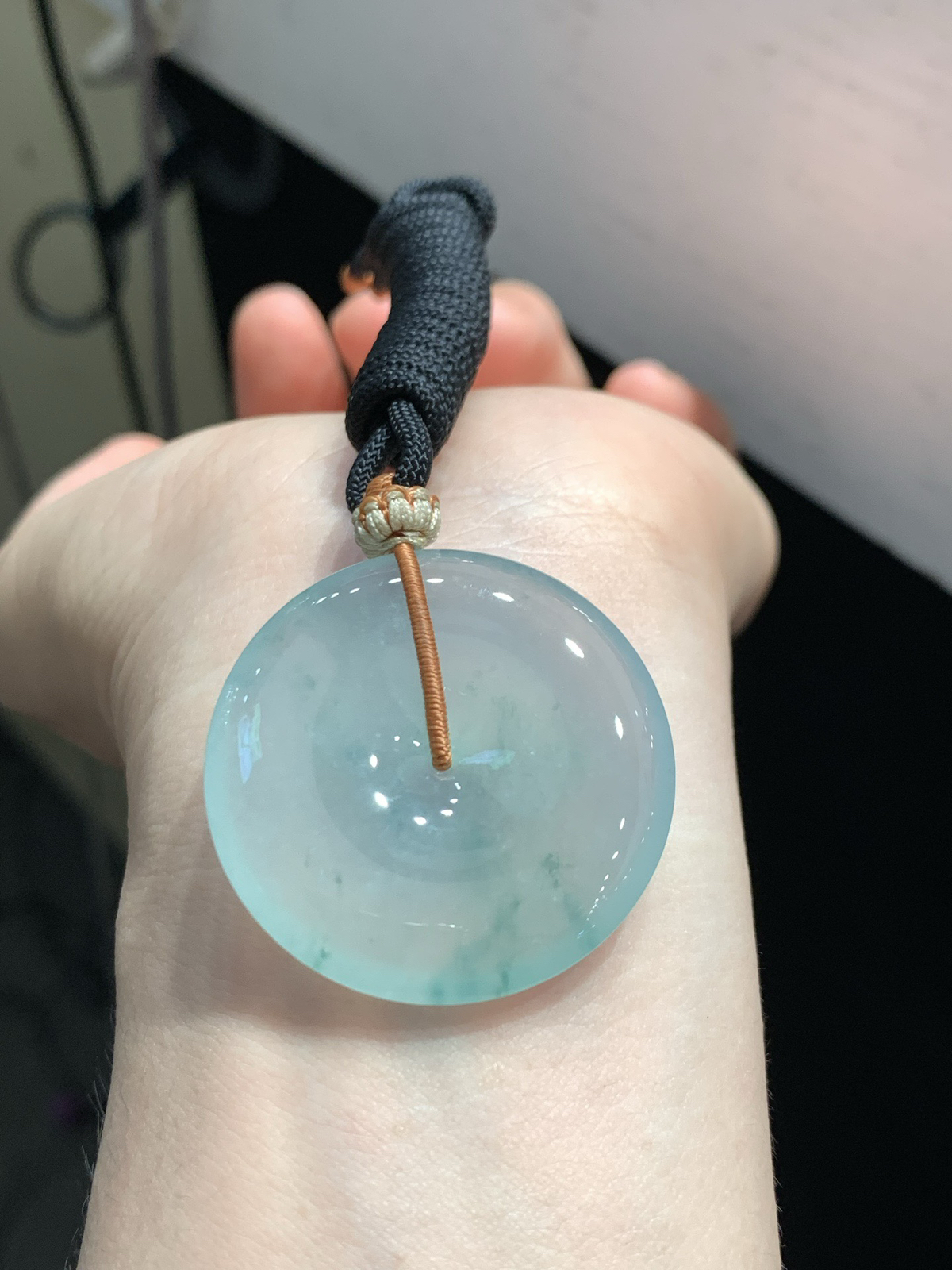 冰飘花平安扣，平平安安~
尺寸34.8-6.1mm