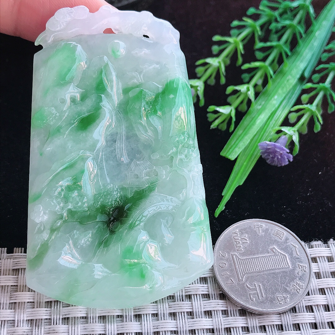 实拍A货翡翠70.8/44/4.5老坑温润飘绿山水牌吊坠翡翠玉牌挂件