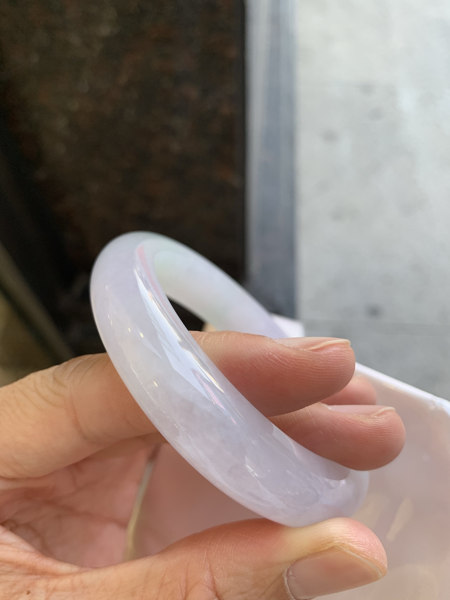 正圈紫底飘绿 微纹 尺寸：57.6/13.2/8.9 清爽