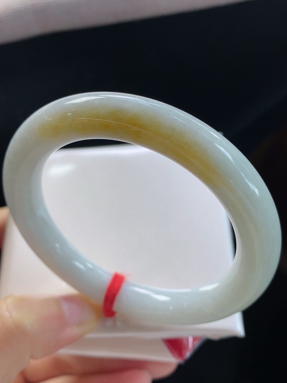 正圈飘黄翡手镯，圈口尺寸54.1-9.8-10.2mm,10.10yb