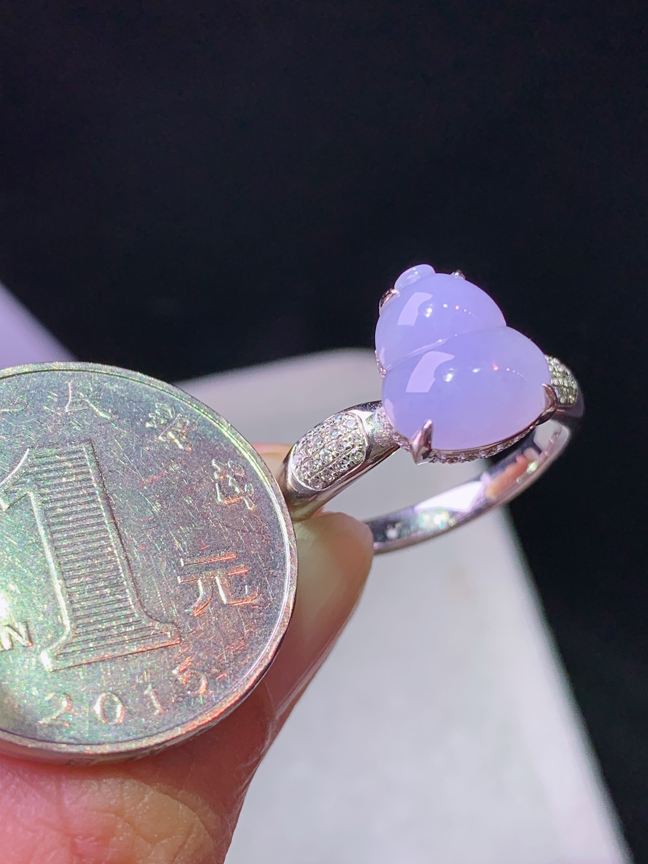 18k金钻镶嵌紫罗兰葫芦戒指 玉质细腻 色泽艳丽清新 水润亮眼 圈口14 整体尺寸11.3*9.5*9 m7