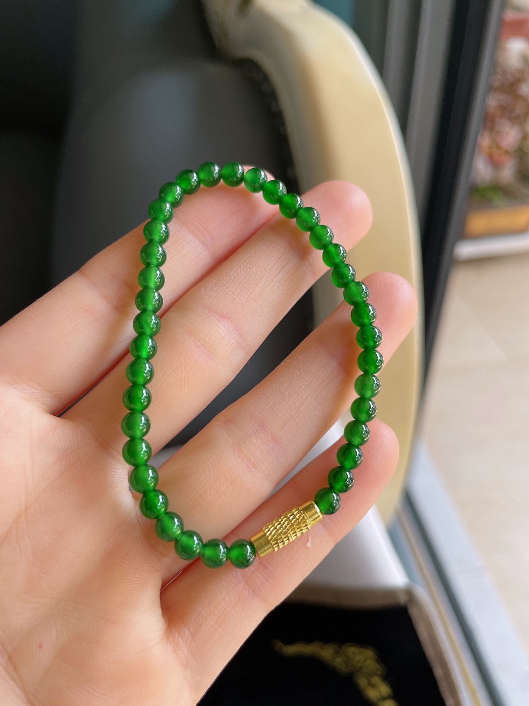 天然翡翠A货，冰满绿小米珠手链，尺寸：4.4mm。【编3954】