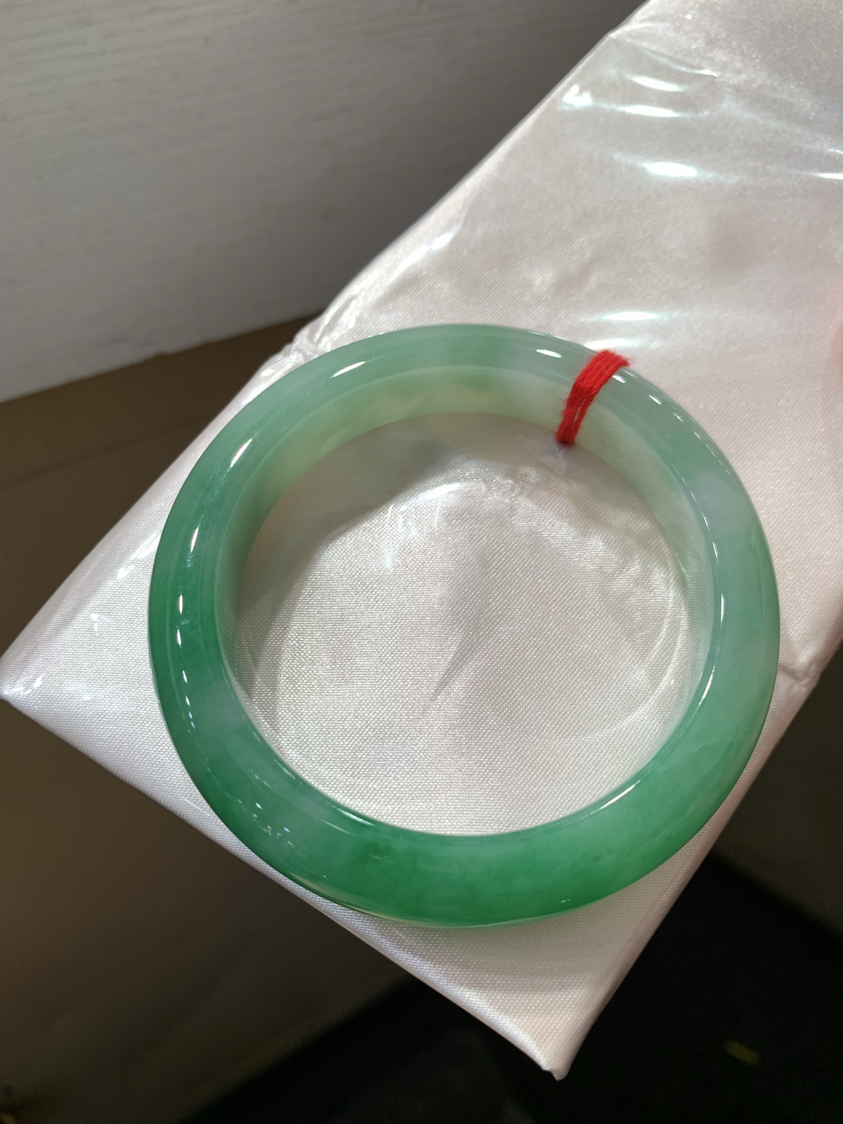 尺寸55.3/12.8/8.9，带色手镯
有种有色