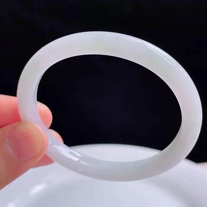 54*47mm自然光拍摄天然翡翠A货好种水贵妃手镯 22.49克