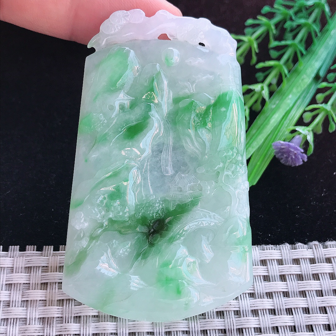 实拍A货翡翠70.8/44/4.5老坑温润飘绿山水牌吊坠翡翠玉牌挂件