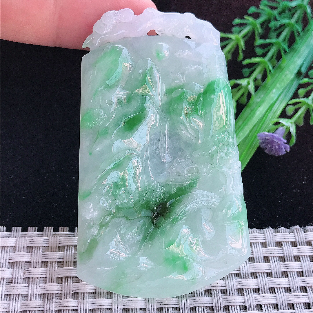 实拍A货翡翠70.8/44/4.5老坑温润飘绿山水牌吊坠翡翠玉牌挂件