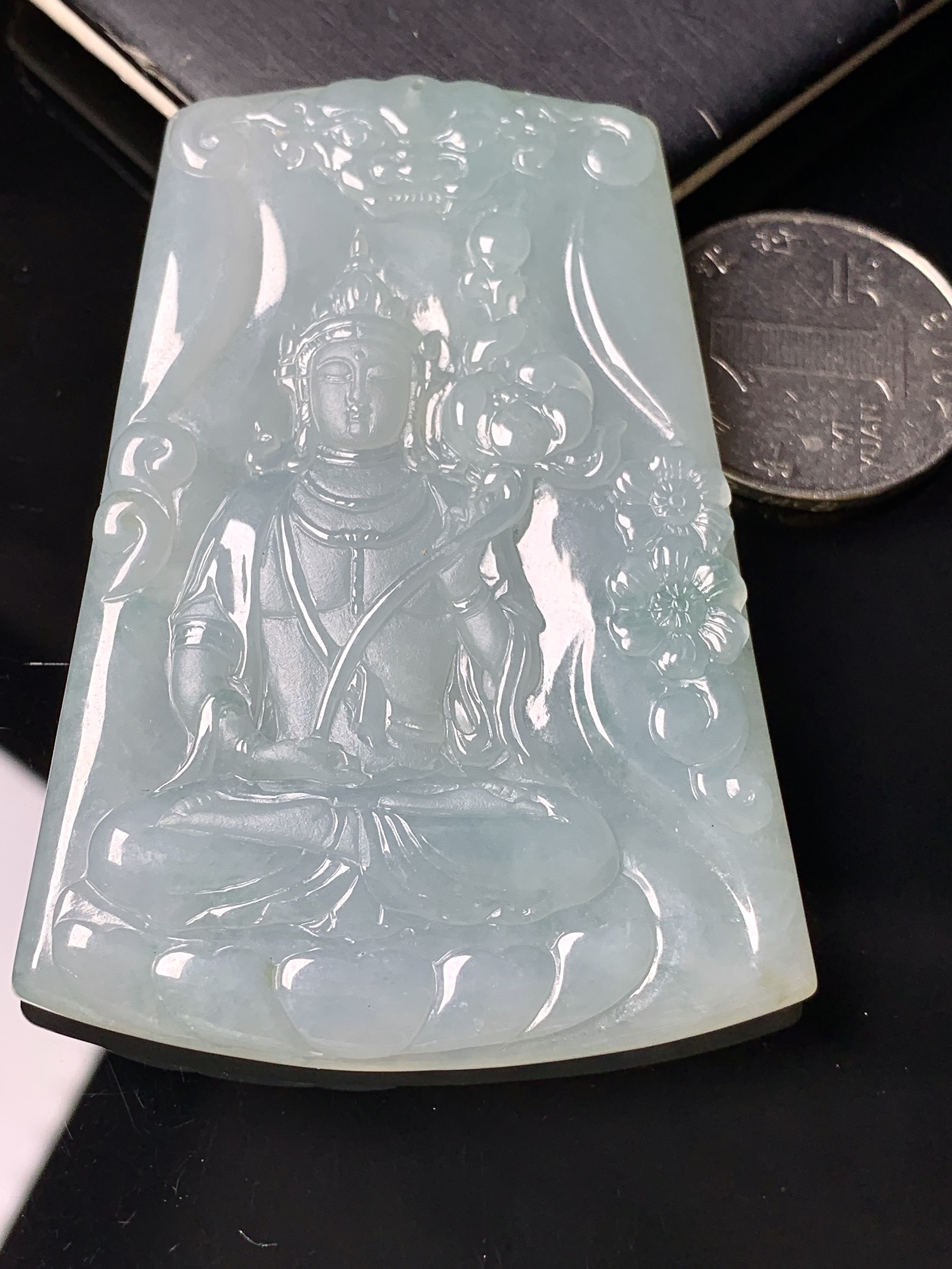 冰种度母观音菩萨吊坠 玉质细腻 色泽艳丽清新 水润亮眼 整体尺寸66.2*47.3*5.8 d1
