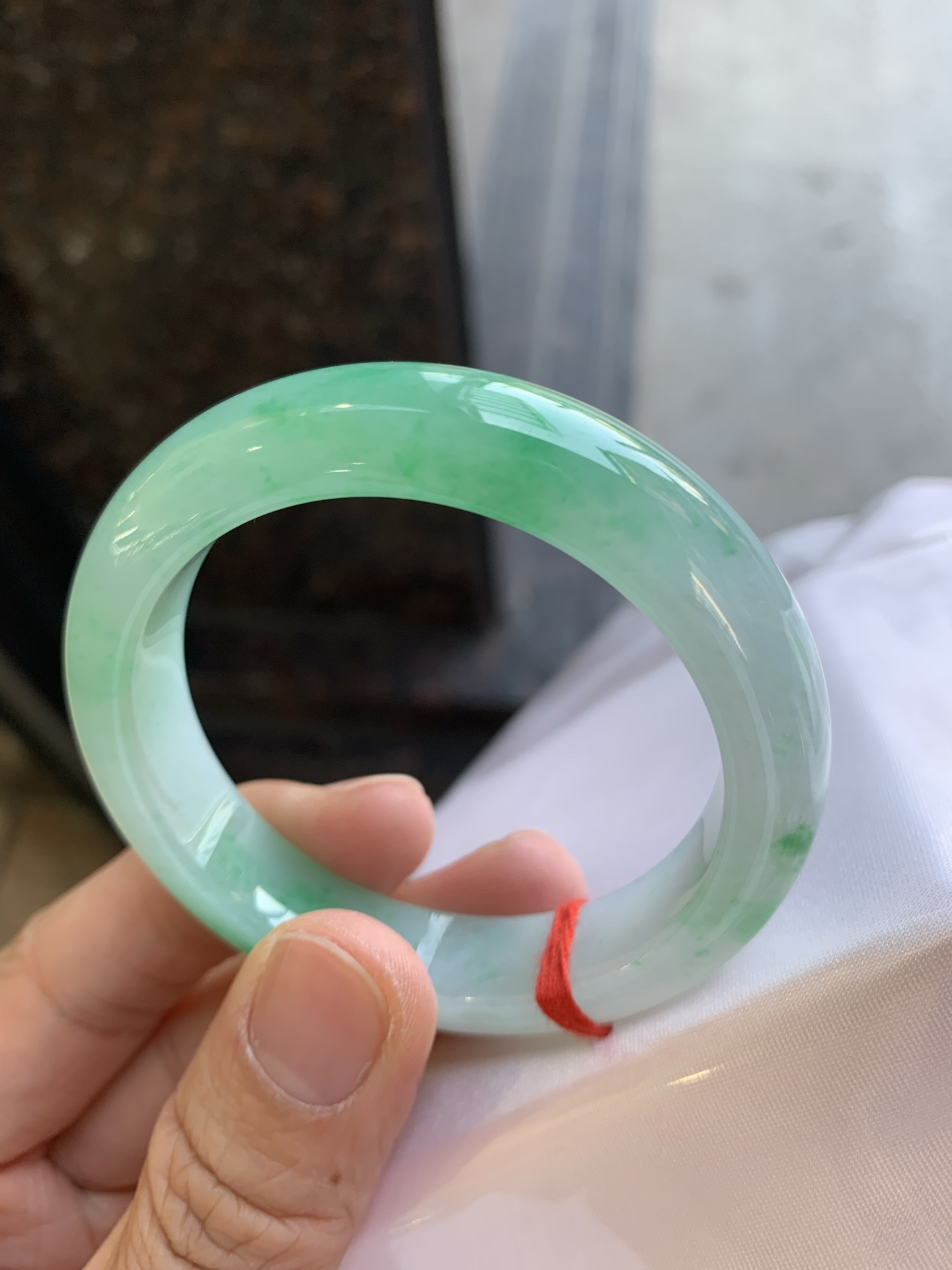 正圈飘绿 微细纹 尺寸：50.3/11.6/8 小圈口