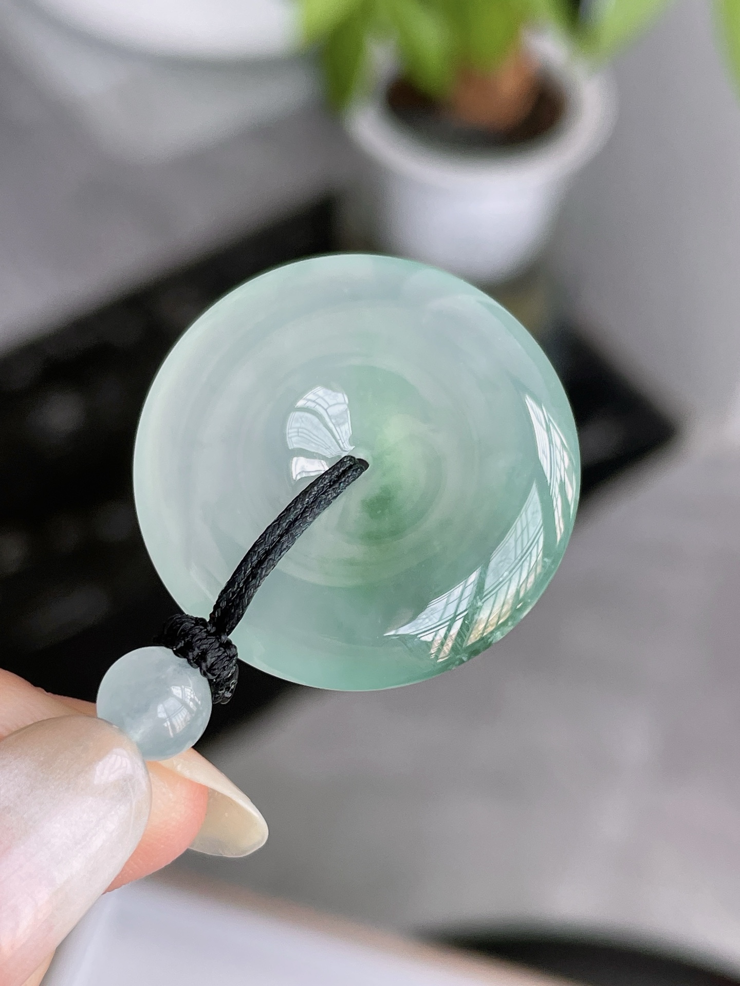 冰种纯净冰晴飘绿平安扣，尺寸26.8-6.2mm，T201055