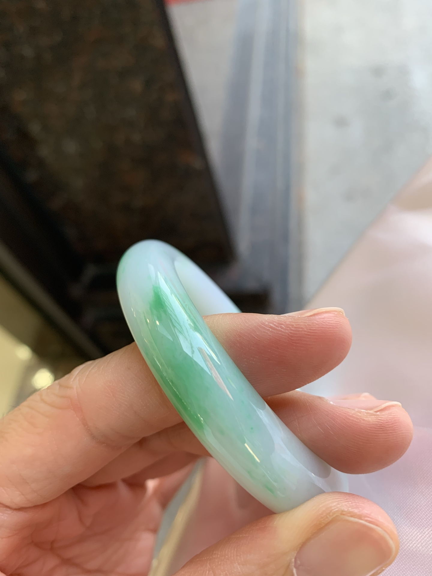 正圈飘绿 微纹 尺寸：53/11.7/8.8 细腻