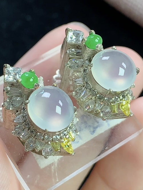 冰种蛋面一对，无裂，尺寸9.3-8.8-2.8，9.4-8.5-3.0mm，S10Ls