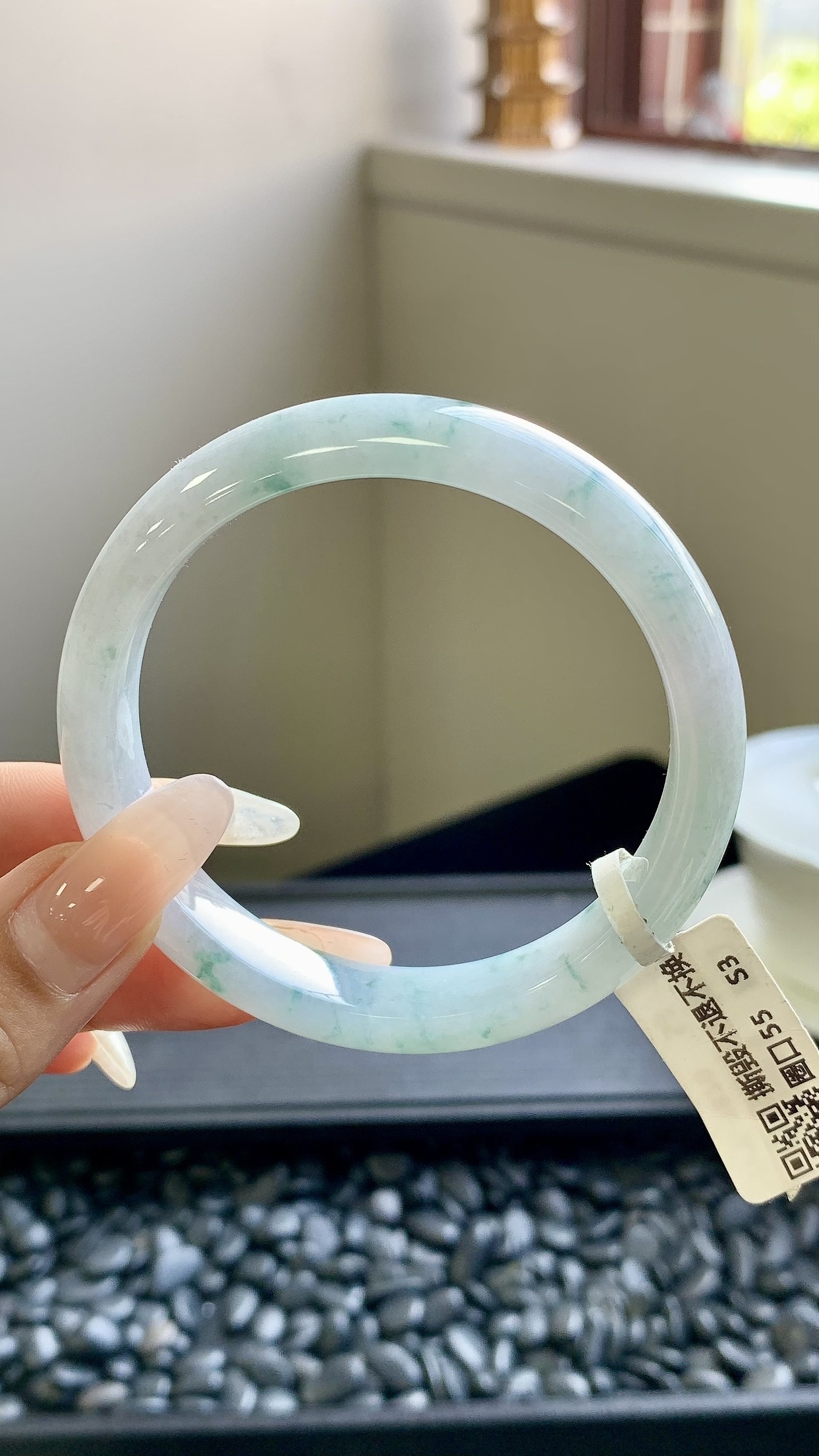 晴底飘花正圈手镯成品（微瑕）HYY-9870 尺寸：55-11-7