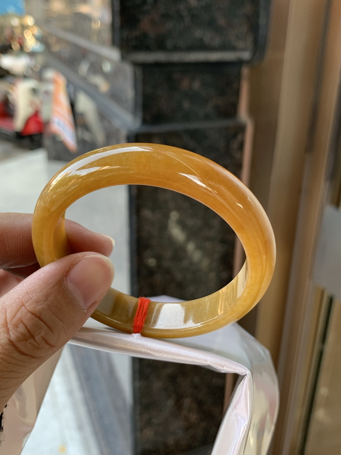满黄翡正圈 55.6-13-8.0 1010-489-46 无裂