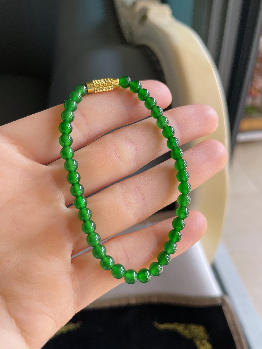 天然翡翠A货，冰满绿小米珠手链，尺寸：4.4mm。【编3954】