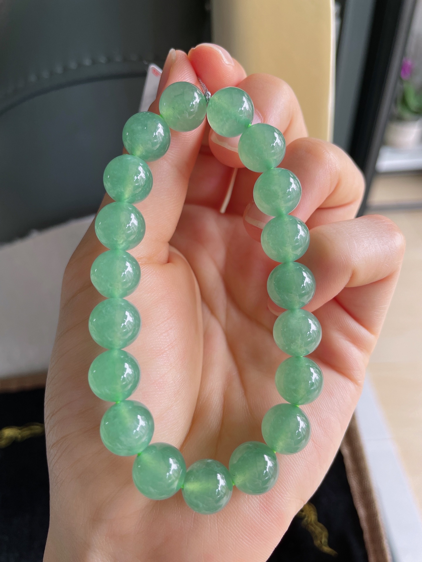 缅甸天然翡翠A货，冰晴绿冰绿手串，尺寸：9.8mm。-2886